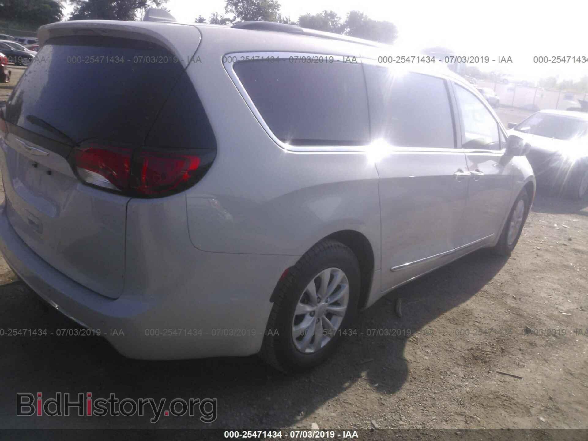 2017 CHRYSLER PACIFICA - VIN: 2C4RC1BGXHR691991 - Photo 4