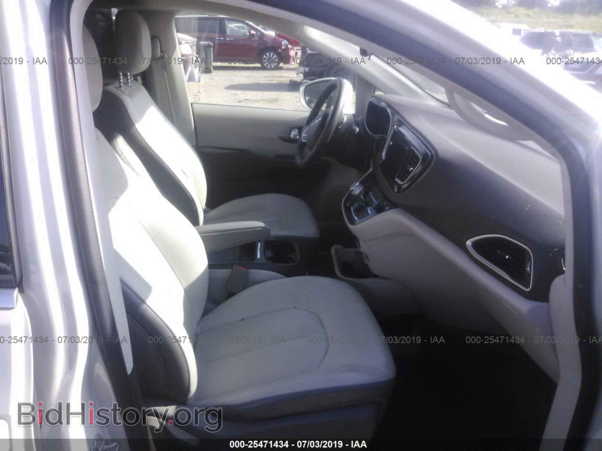 2017 CHRYSLER PACIFICA - VIN: 2C4RC1BGXHR691991 - Photo 5