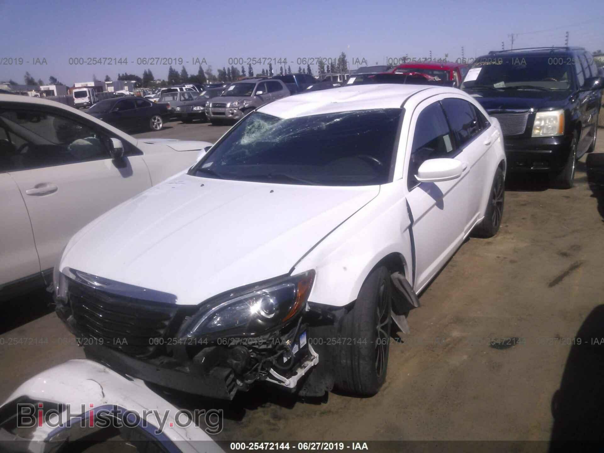 2013 CHRYSLER 200 - VIN: 1C3CCBBB8DN570517 - Photo 2