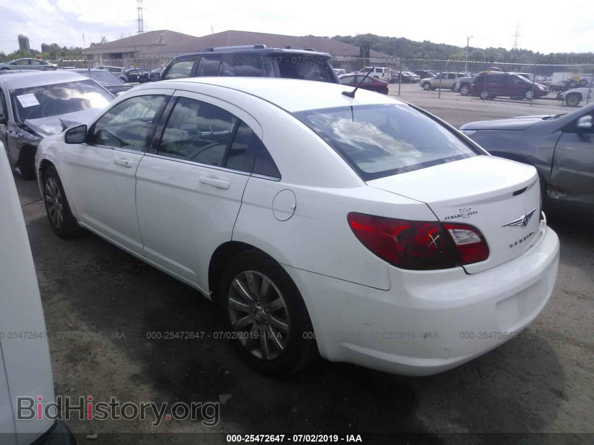 2010 CHRYSLER SEBRING - VIN: 1C3CC5FB3AN226262 - Фото 3