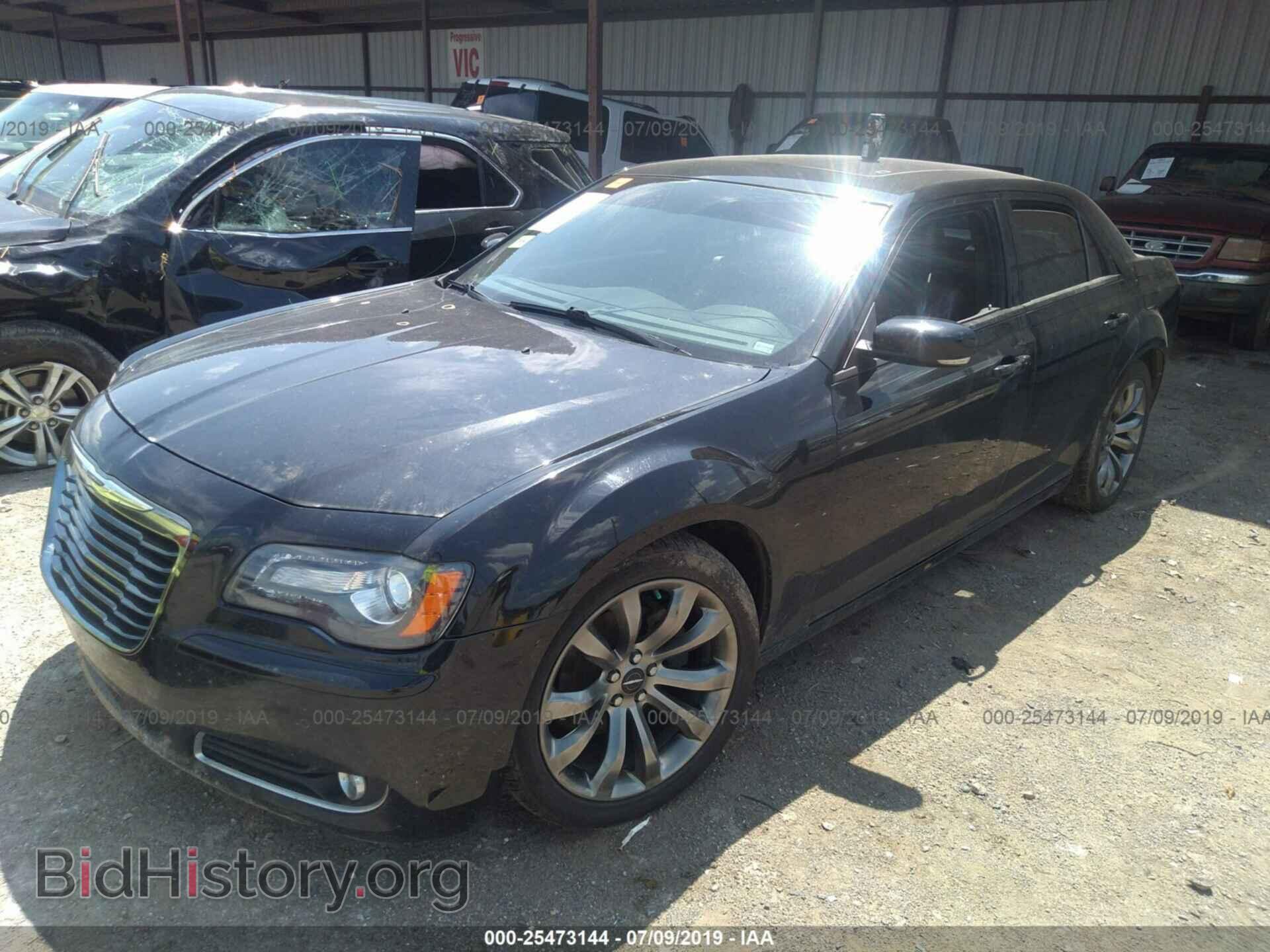 2014 CHRYSLER 300 - VIN: 2C3CCABG2EH231087 - Фото 2