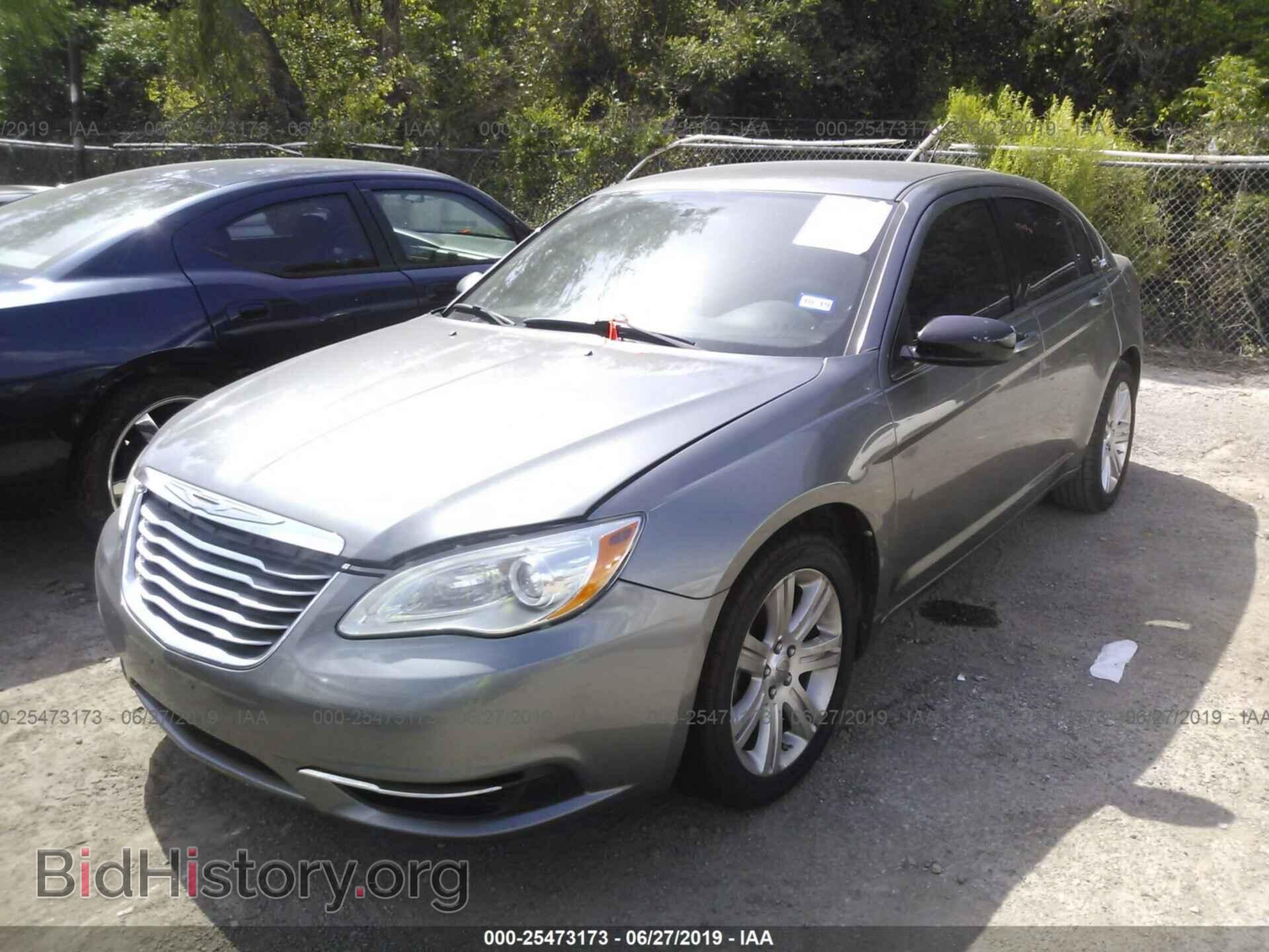 2013 CHRYSLER 200 - VIN: 1C3CCBBB8DN627962 - Фото 2