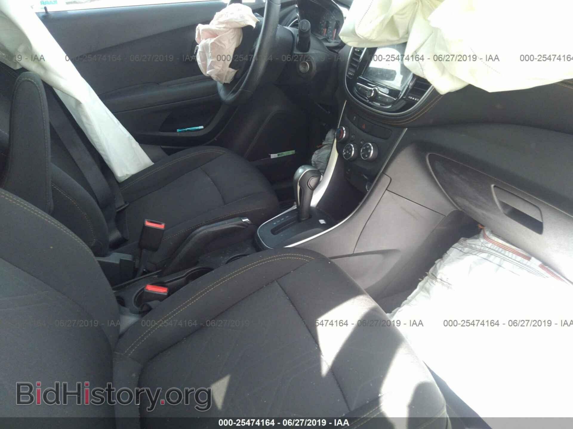 2017 CHEVROLET TRAX - VIN: 3GNCJPSB2HL290104 - Фото 5