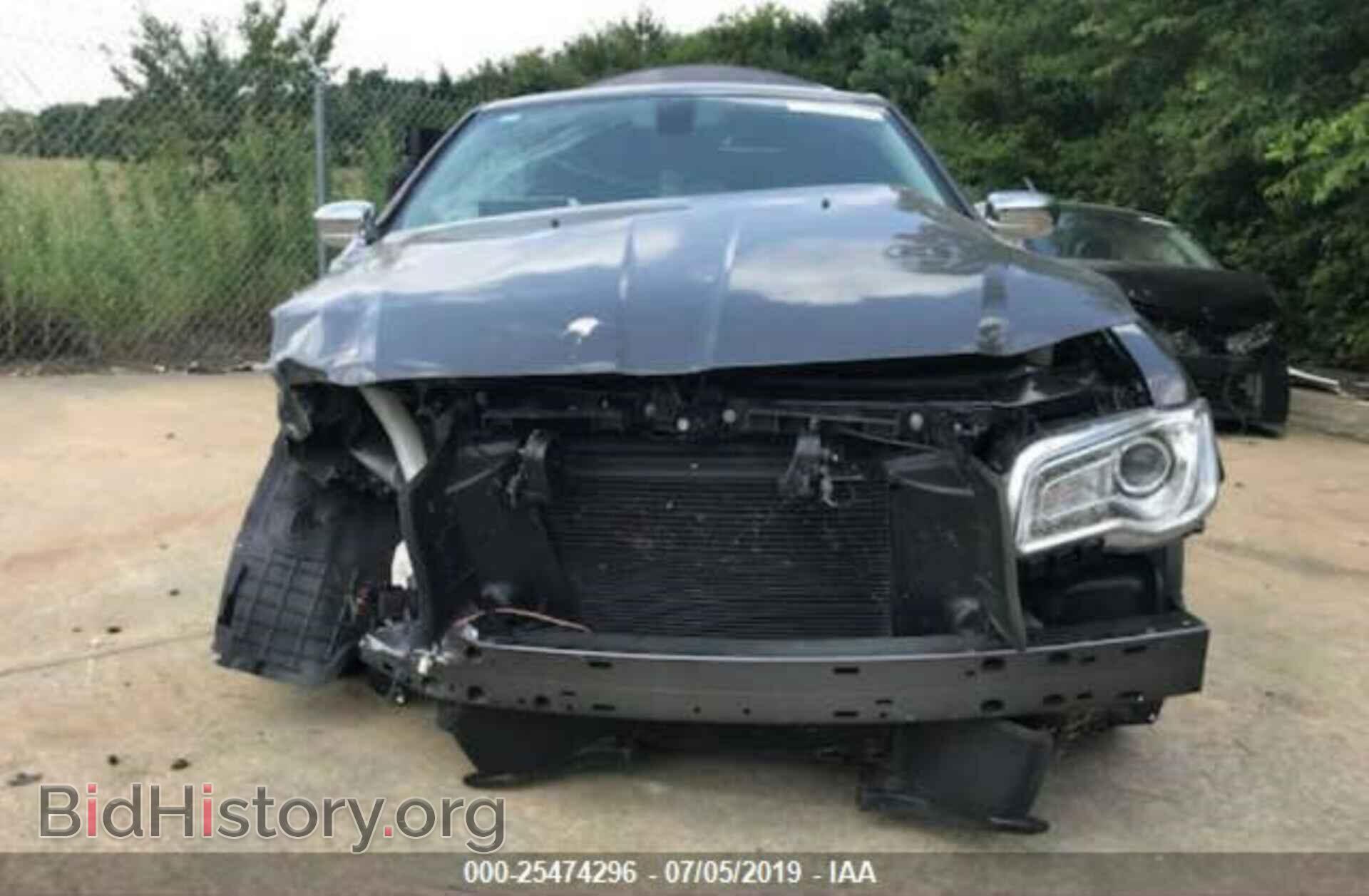 2019 CHRYSLER 300 - VIN: 2C3CCAEG2KH555793 - Фото 2