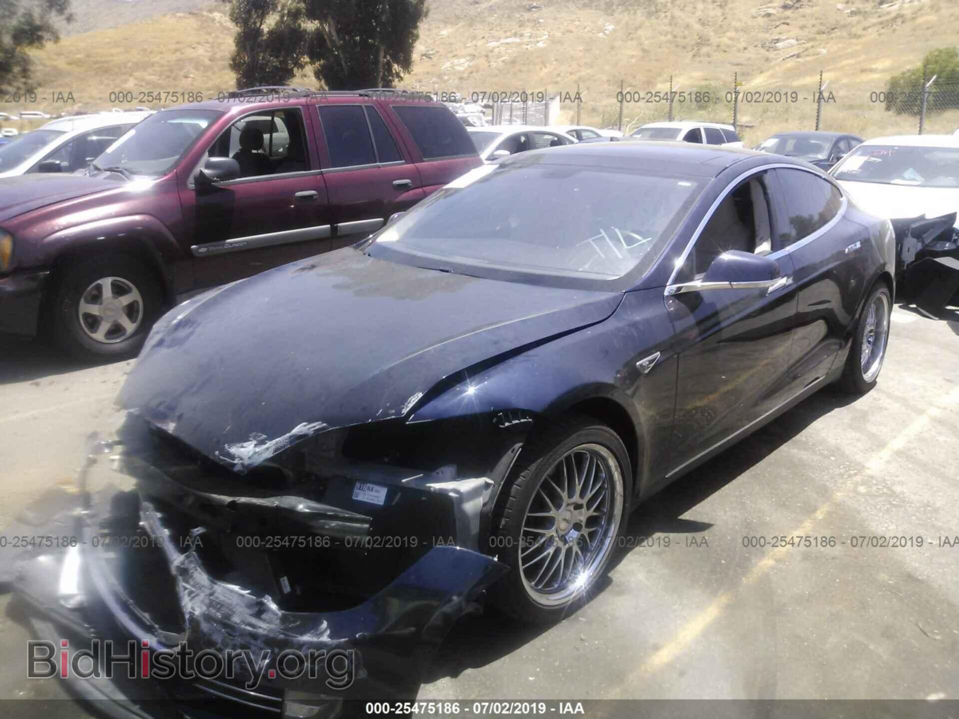 2014 Tesla Model S - VIN: 5YJSA1H11EFP39668 - Photo 2