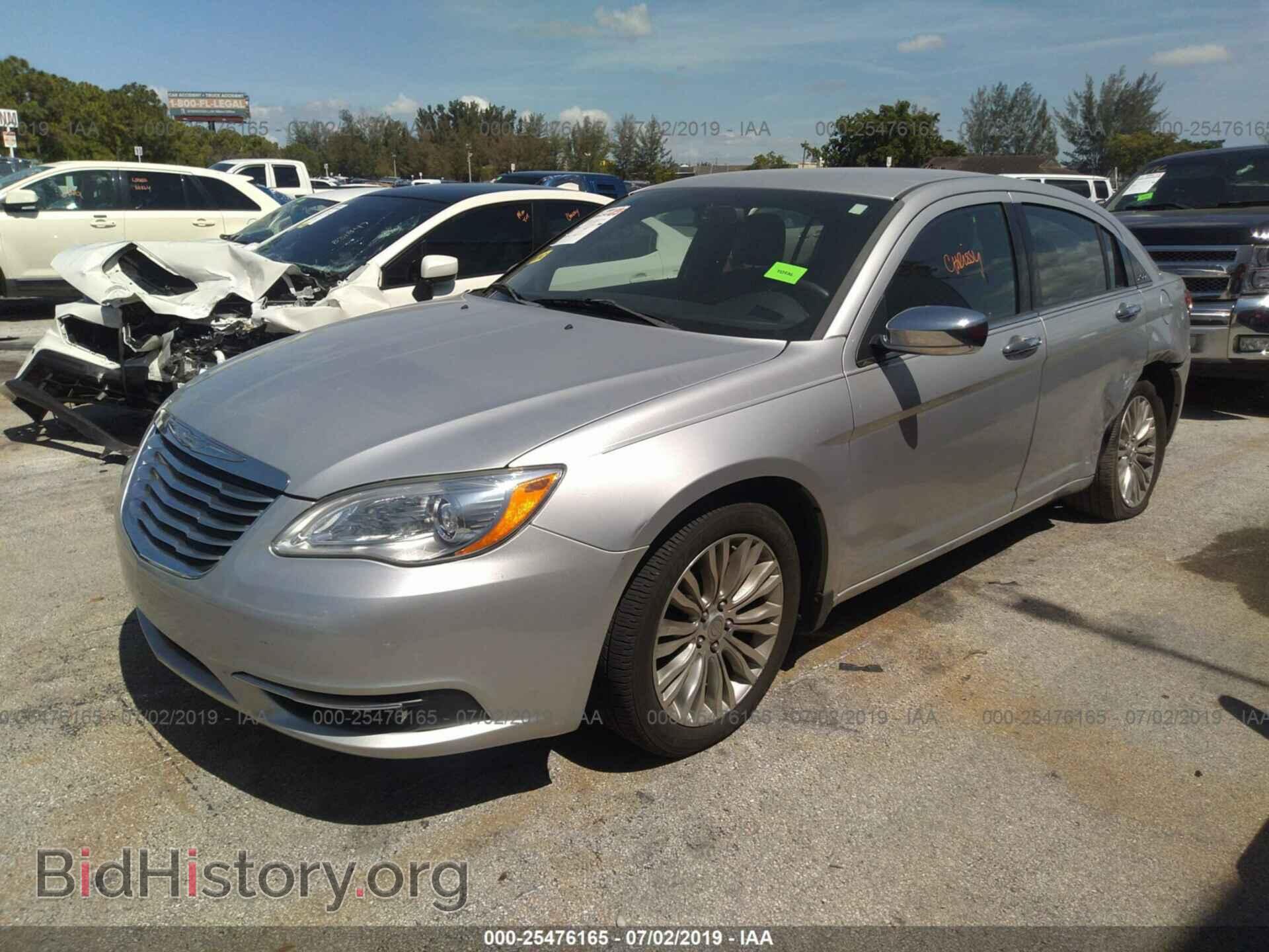 2011 CHRYSLER 200 - VIN: 1C3BC2FG8BN619231 - Фото 2