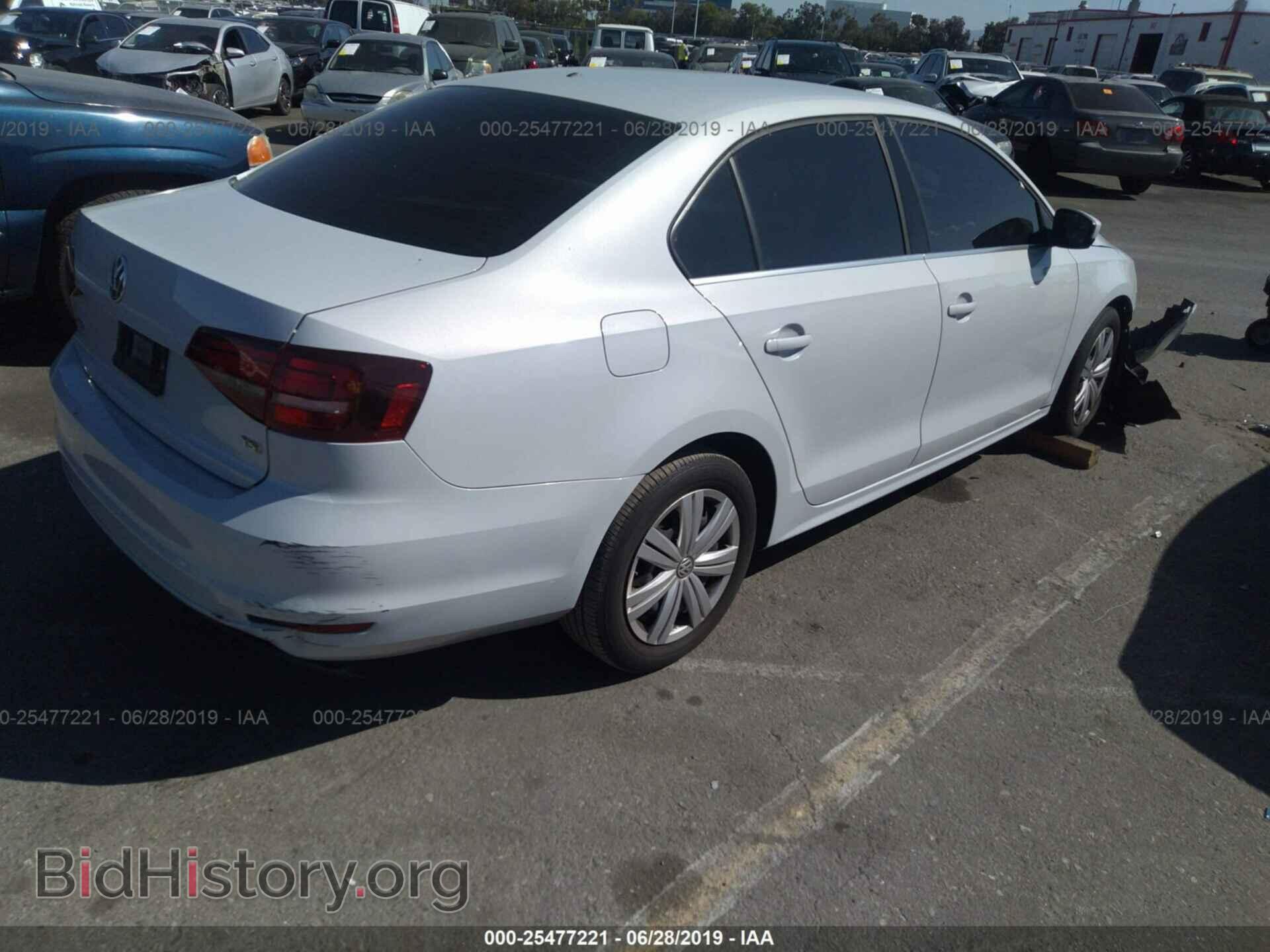 2017 VOLKSWAGEN JETTA - VIN: 3VW2B7AJ0HM265672 - Фото 4