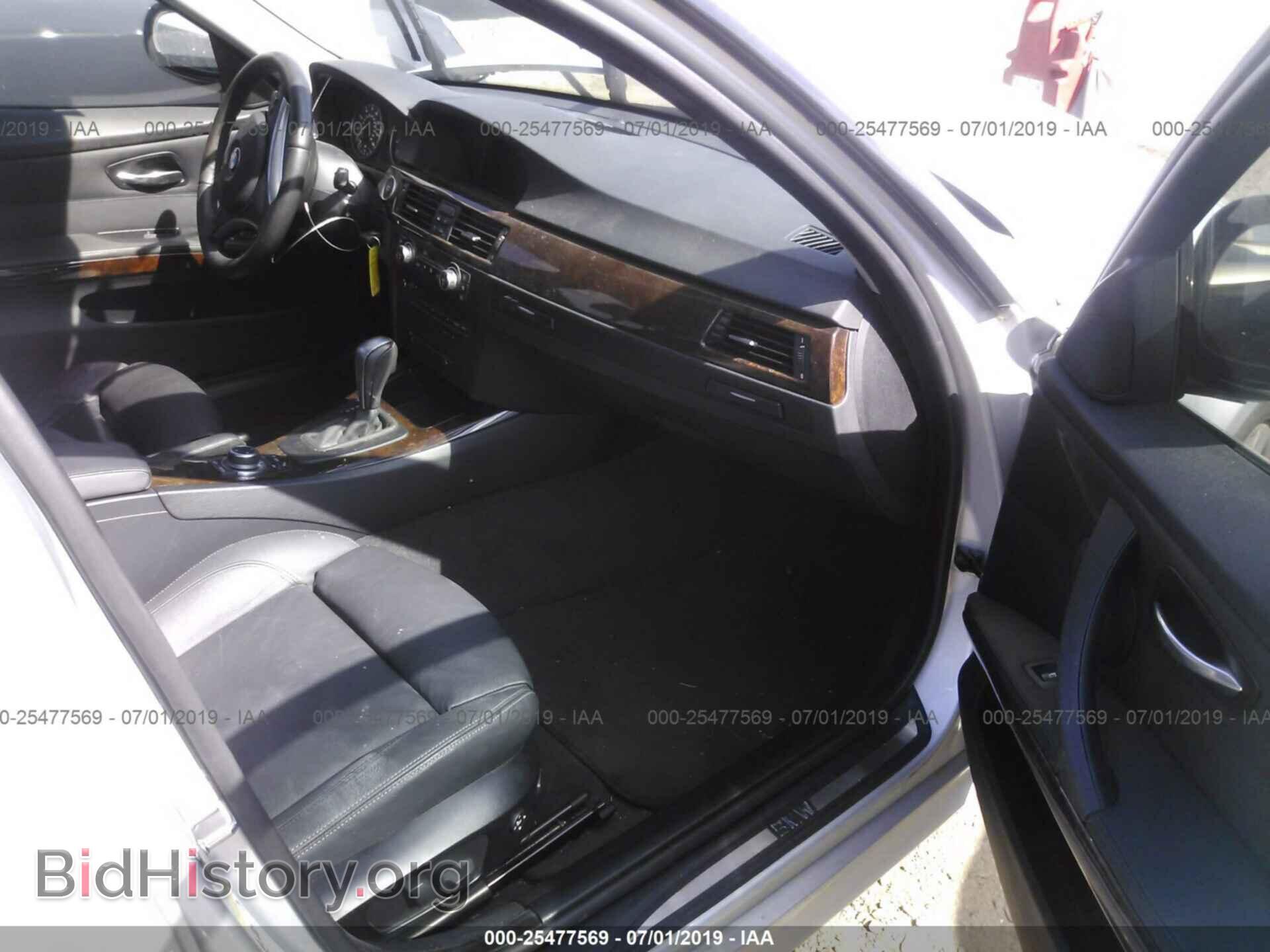 2009 BMW 335 - VIN: WBAPM77539NL88691 - Фото 5