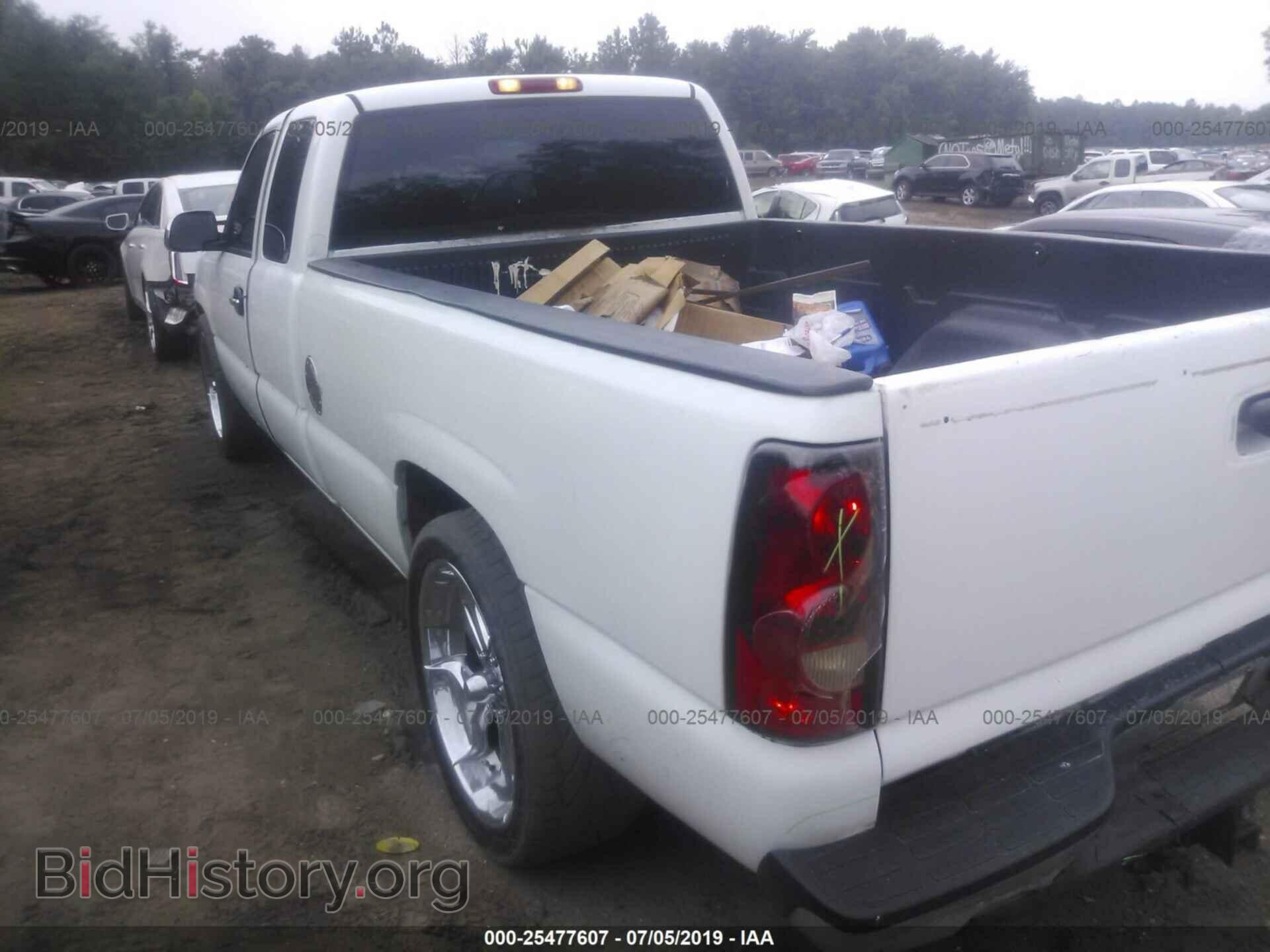 2006 CHEVROLET SILVERADO - VIN: 1GCEC19Z46E237381 - Фото 3
