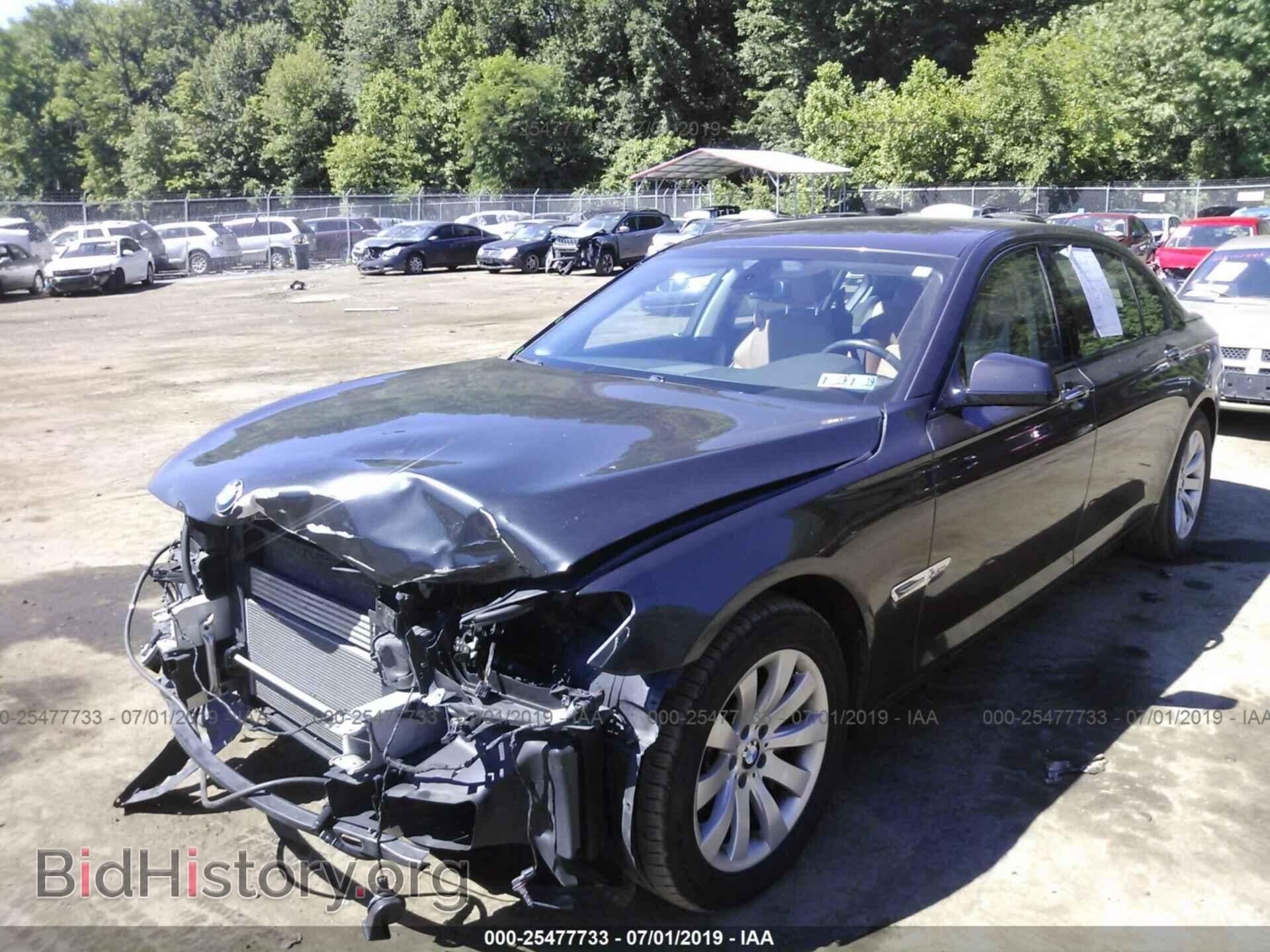 2011 BMW 750 - VIN: WBAKC8C5XBC433197 - Фото 2
