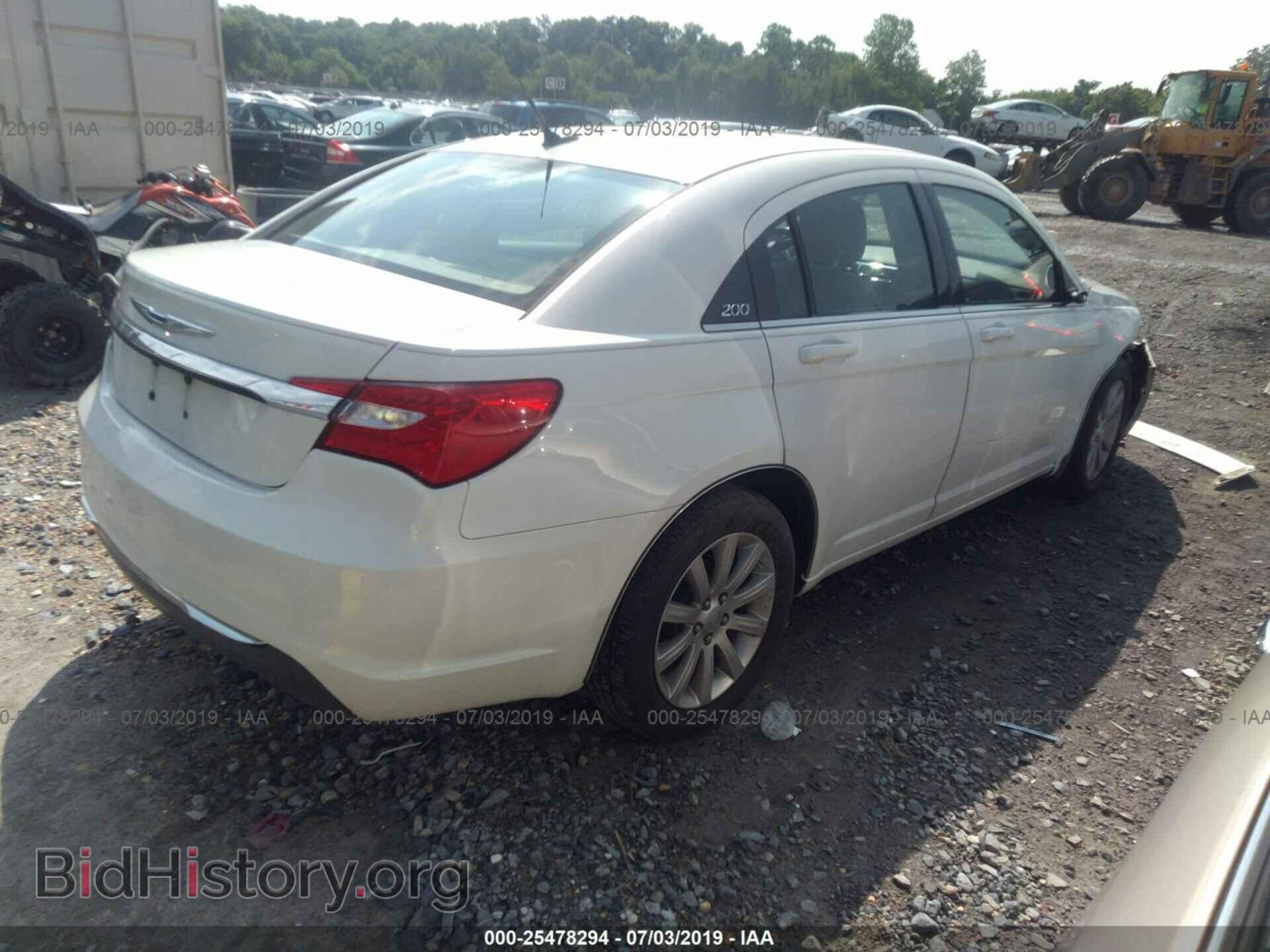 2011 CHRYSLER 200 - VIN: 1C3BC1FB0BN500670 - Фото 4