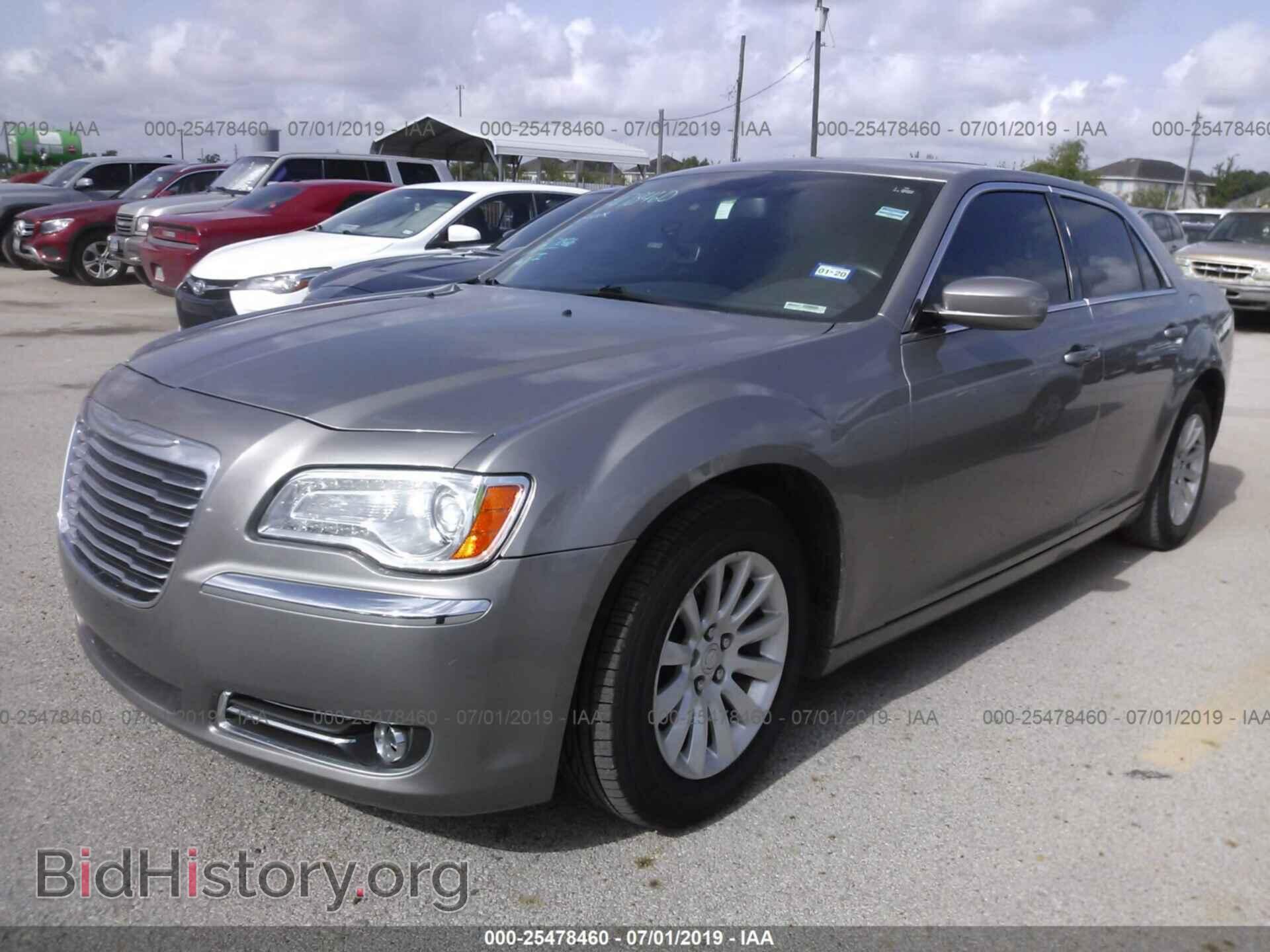 2014 CHRYSLER 300 - VIN: 2C3CCAAG4EH354455 - Фото 2