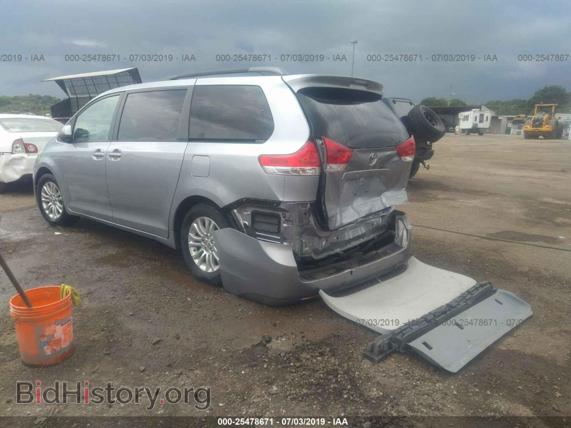 2013 TOYOTA SIENNA - VIN: 5TDYK3DC8DS390643 - Фото 3