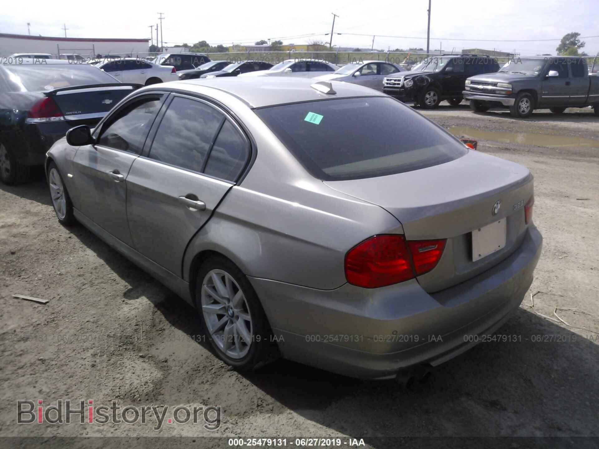2011 BMW 328 - VIN: WBAPH7C52BE850223 - Фото 3