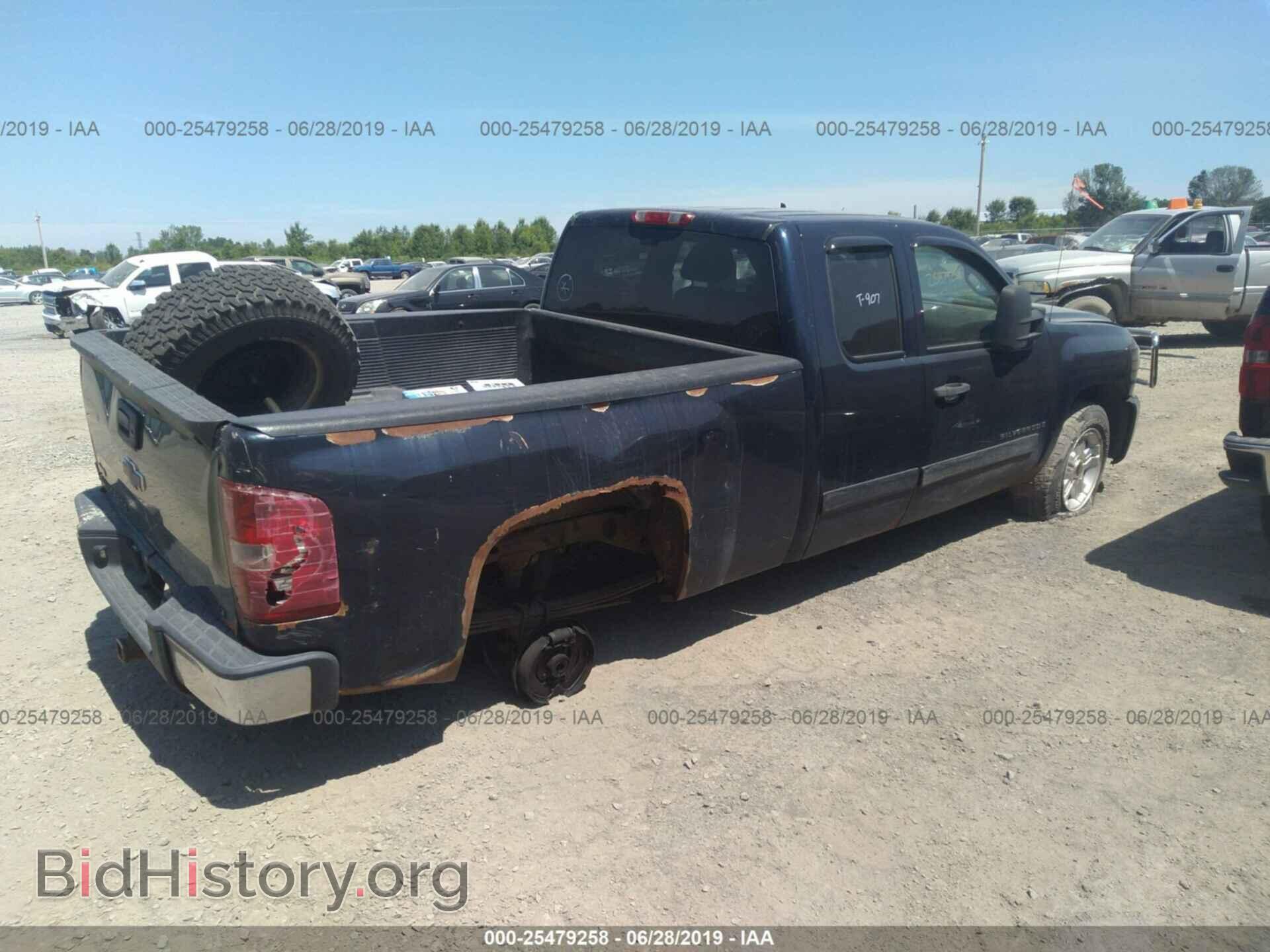 2007 CHEVROLET SILVERADO - VIN: 2GCEK19J971635279 - Фото 4