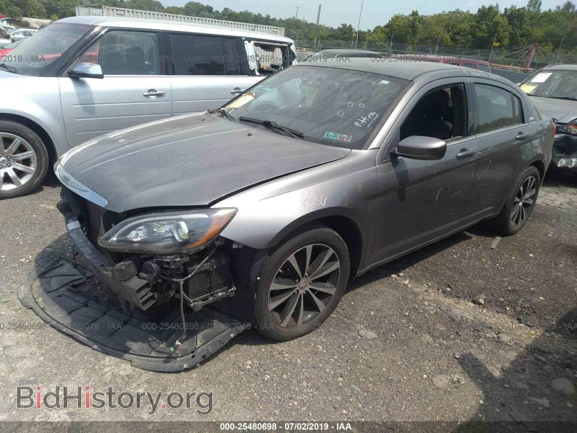 2013 CHRYSLER 200 - VIN: 1C3CCBBG6DN715470 - Photo 2