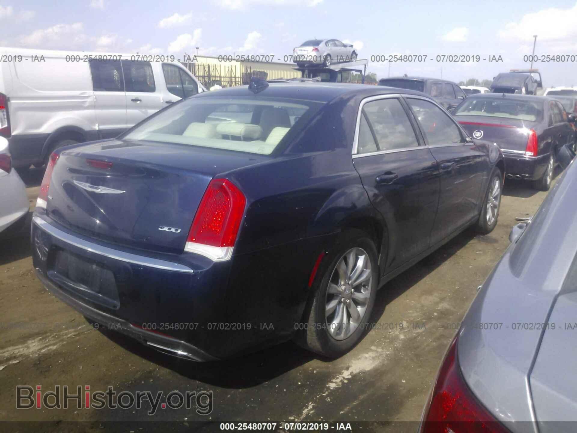 2016 CHRYSLER 300 - VIN: 2C3CCARG5GH136192 - Фото 4