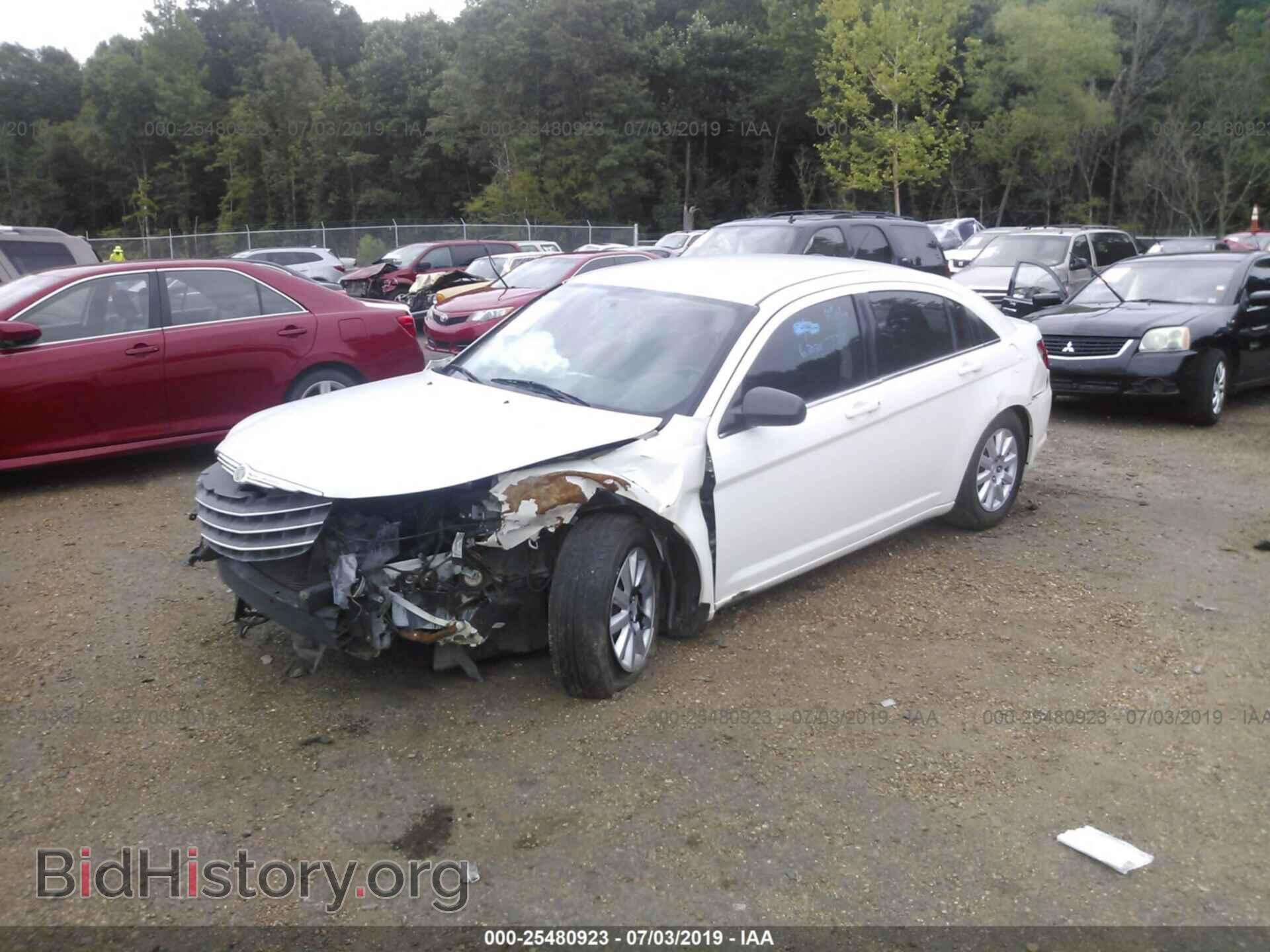 2010 CHRYSLER SEBRING - VIN: 1C3CC4FB2AN163021 - Photo 2
