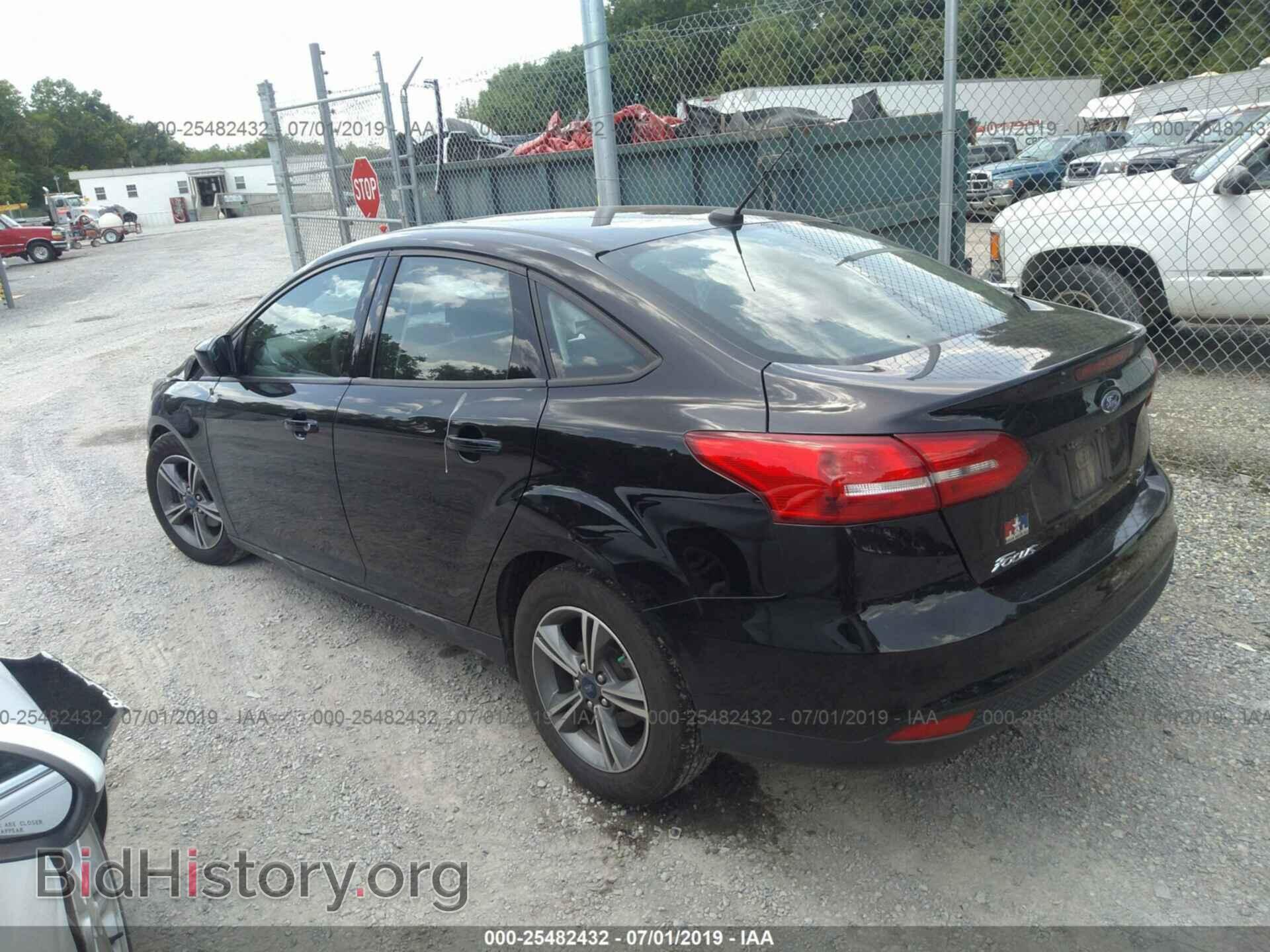 2018 FORD FOCUS - VIN: 1FADP3FE7JL256983 - Фото 3