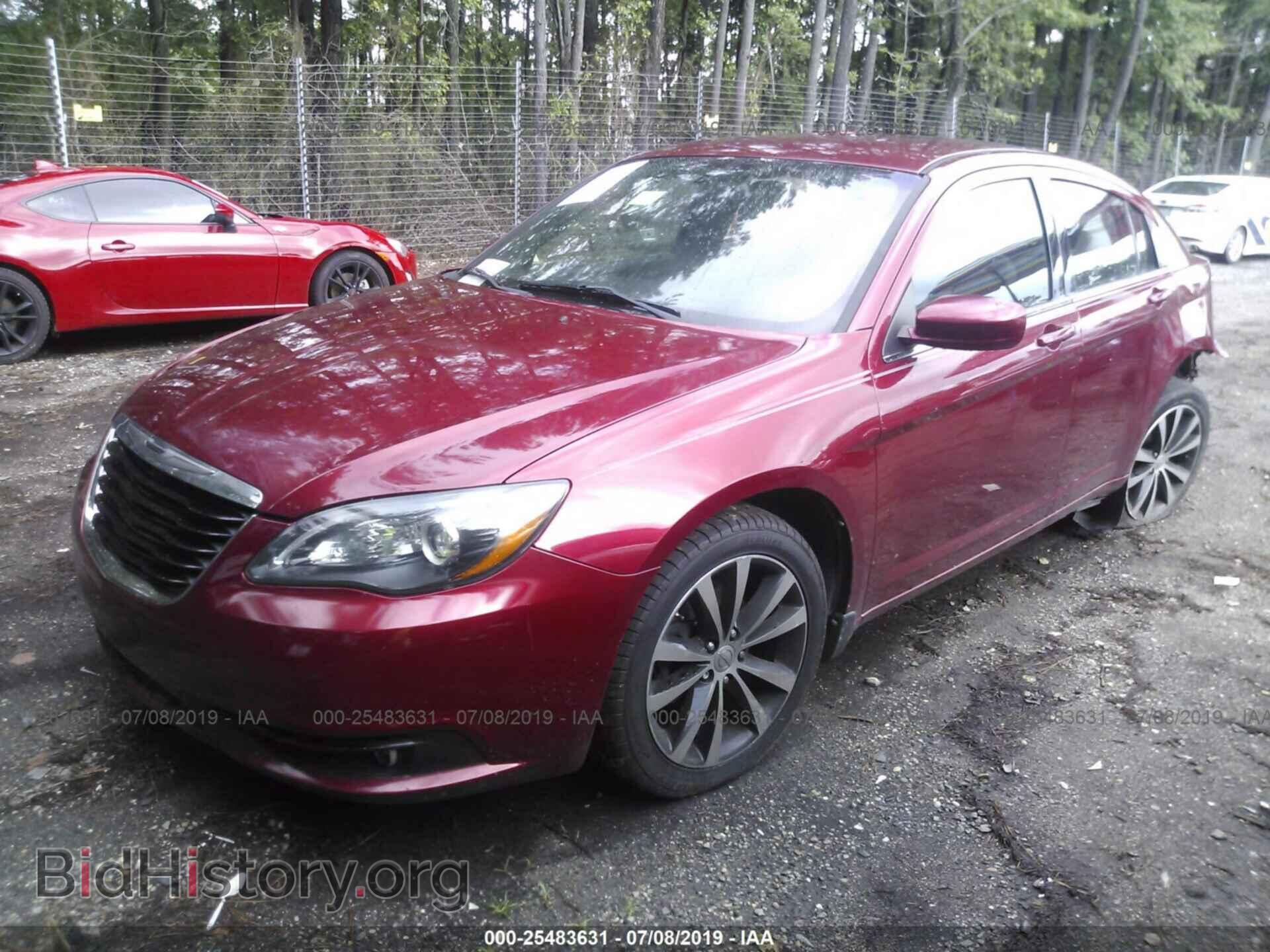 2013 CHRYSLER 200 - VIN: 1C3CCBBB8DN702305 - Photo 2