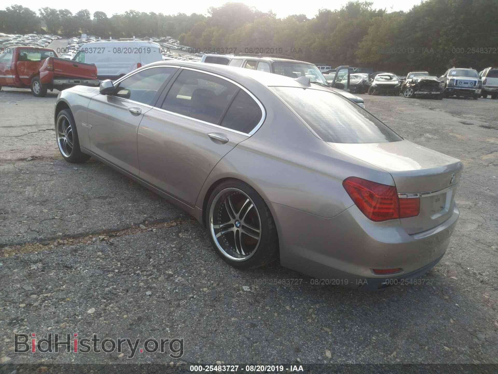 2012 BMW 740 - VIN: WBAKB4C58CC576808 - Фото 3