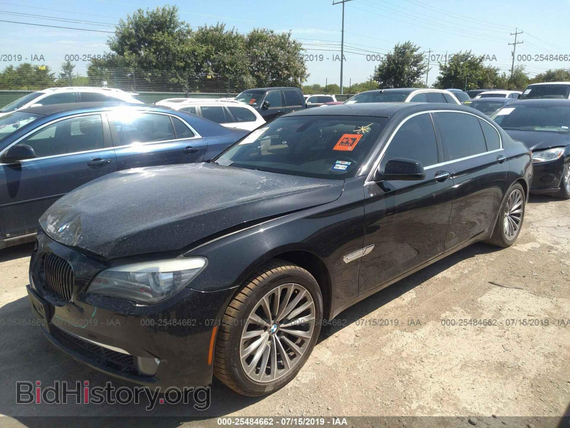 2012 BMW 740 - VIN: WBAKB4C55CC576717 - Фото 2