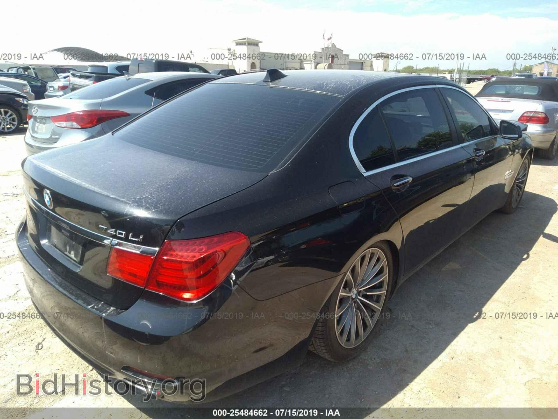 2012 BMW 740 - VIN: WBAKB4C55CC576717 - Фото 4