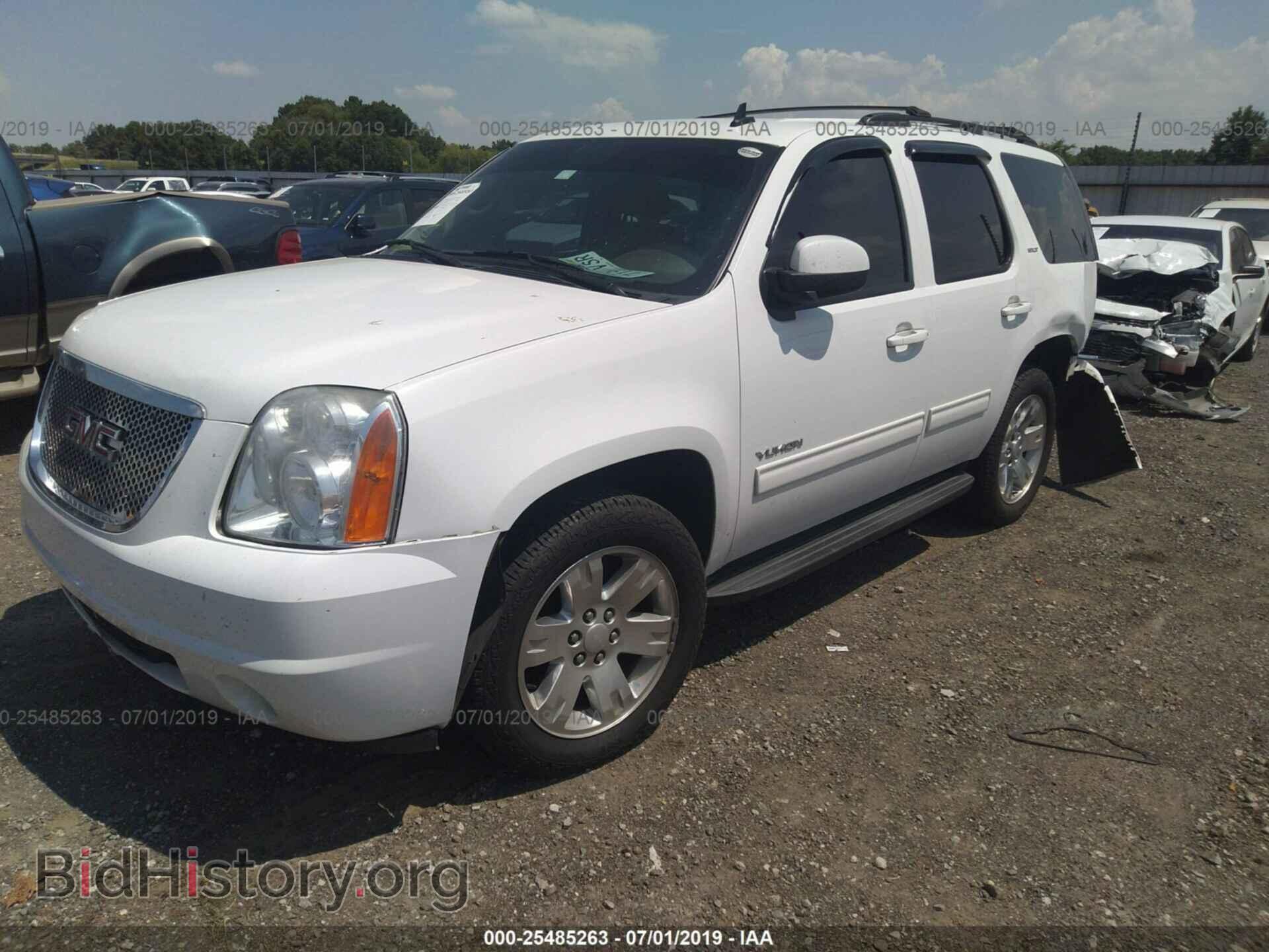 2012 GMC YUKON - VIN: 1GKS1CE04CR307563 - Photo 2