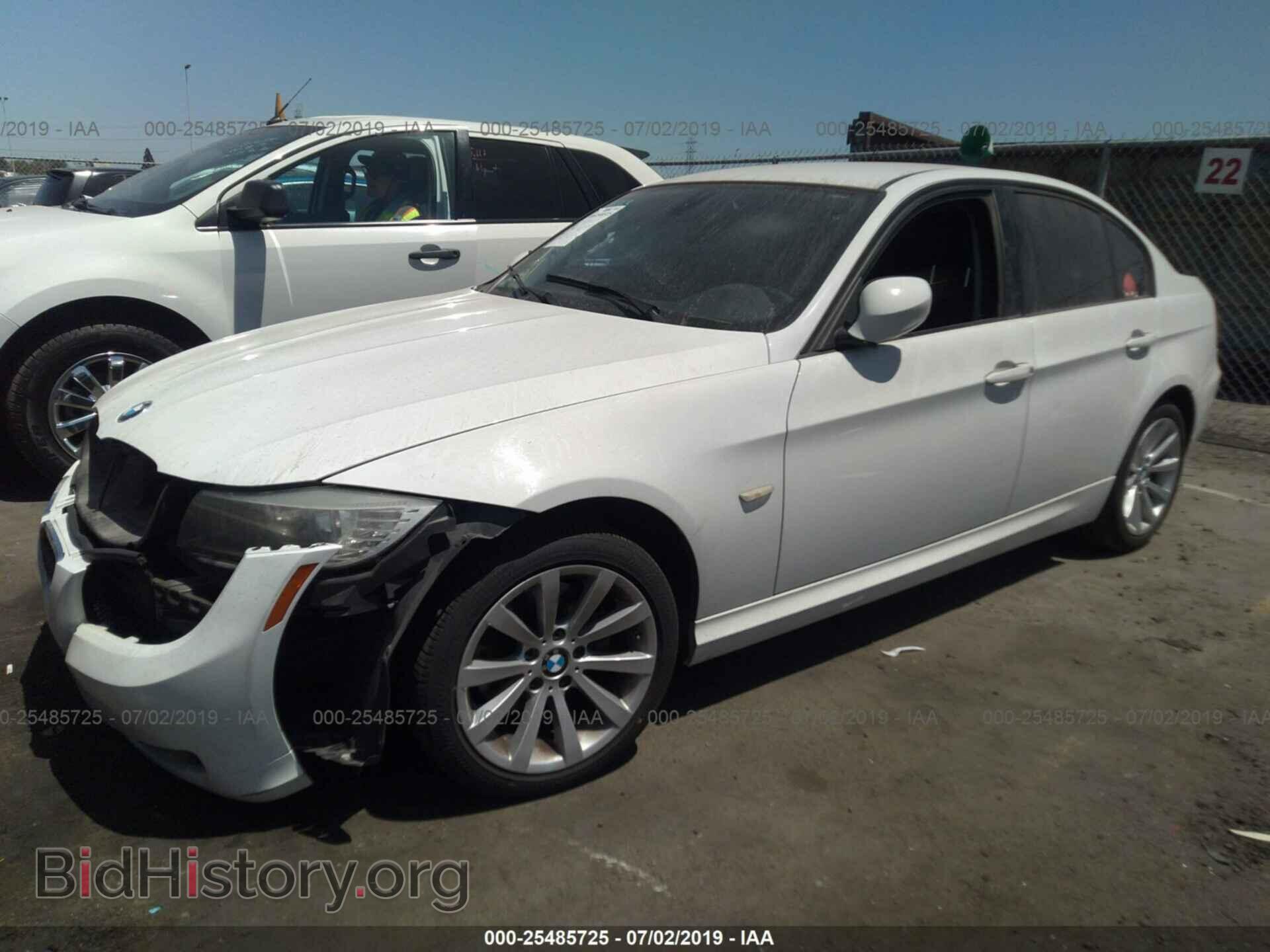 2011 BMW 328 - VIN: WBAPH7C55BE852452 - Фото 2
