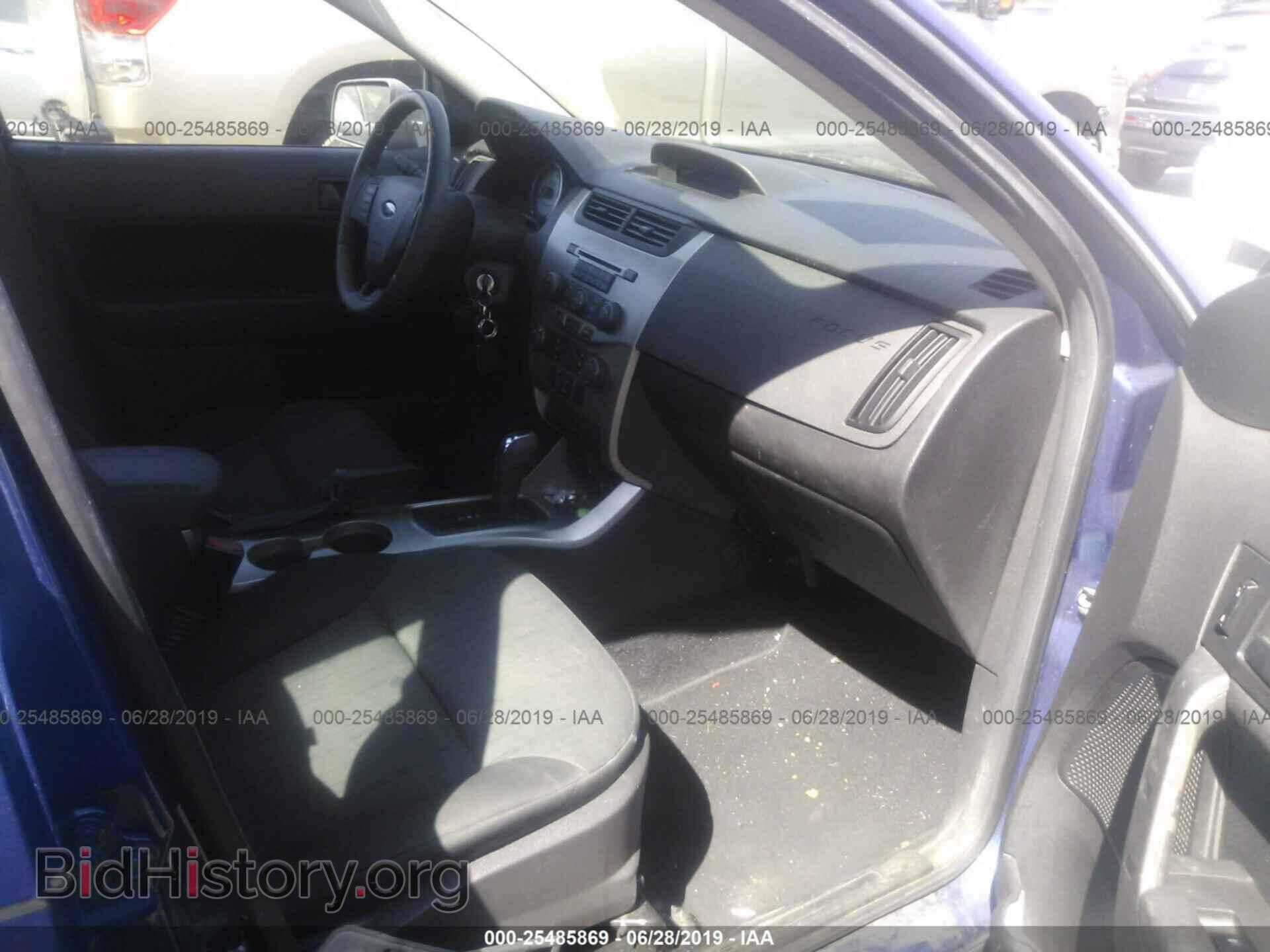 2009 Ford Focus - VIN: 1FAHP35N19W132043 - Фото 5