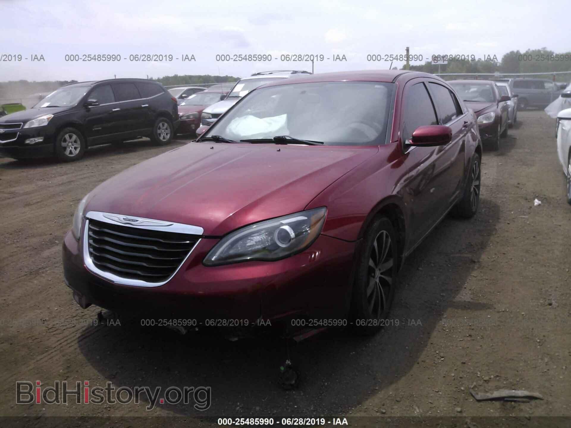 2013 CHRYSLER 200 - VIN: 1C3CCBCG9DN520820 - Фото 2