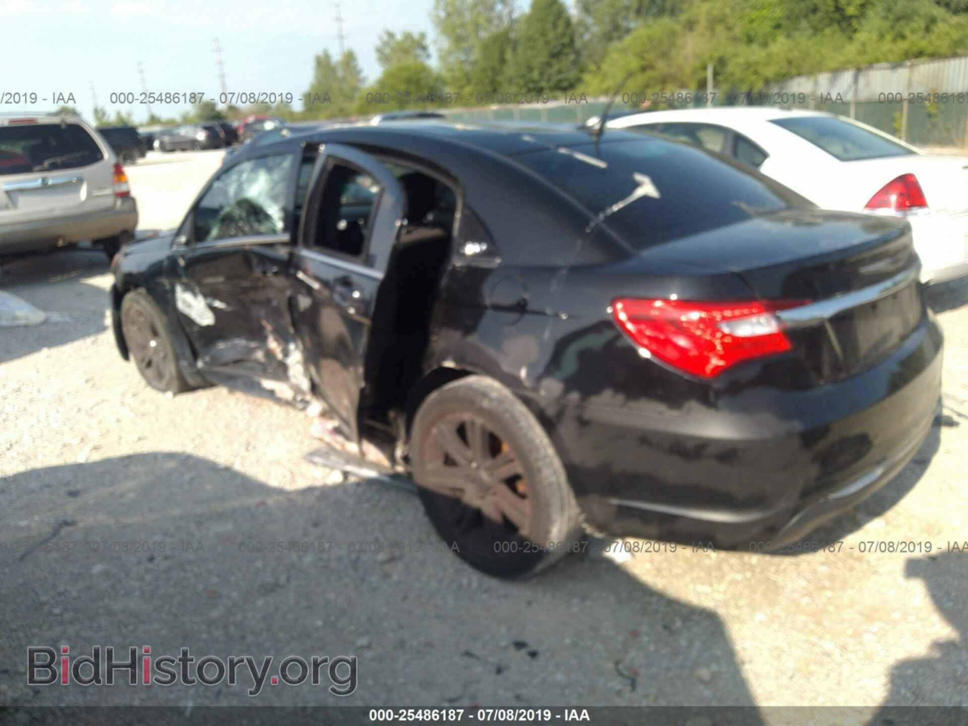 2011 CHRYSLER 200 - VIN: 1C3BC1FBXBN604079 - Фото 3
