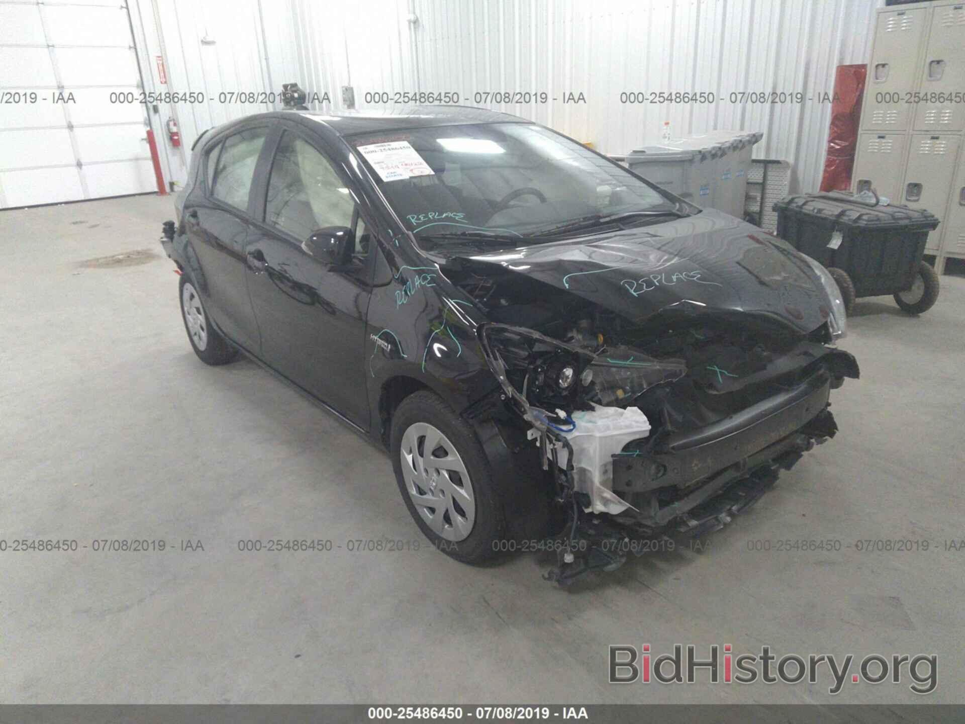 Фотография JTDKDTB3XG1125145 - TOYOTA PRIUS C 2016