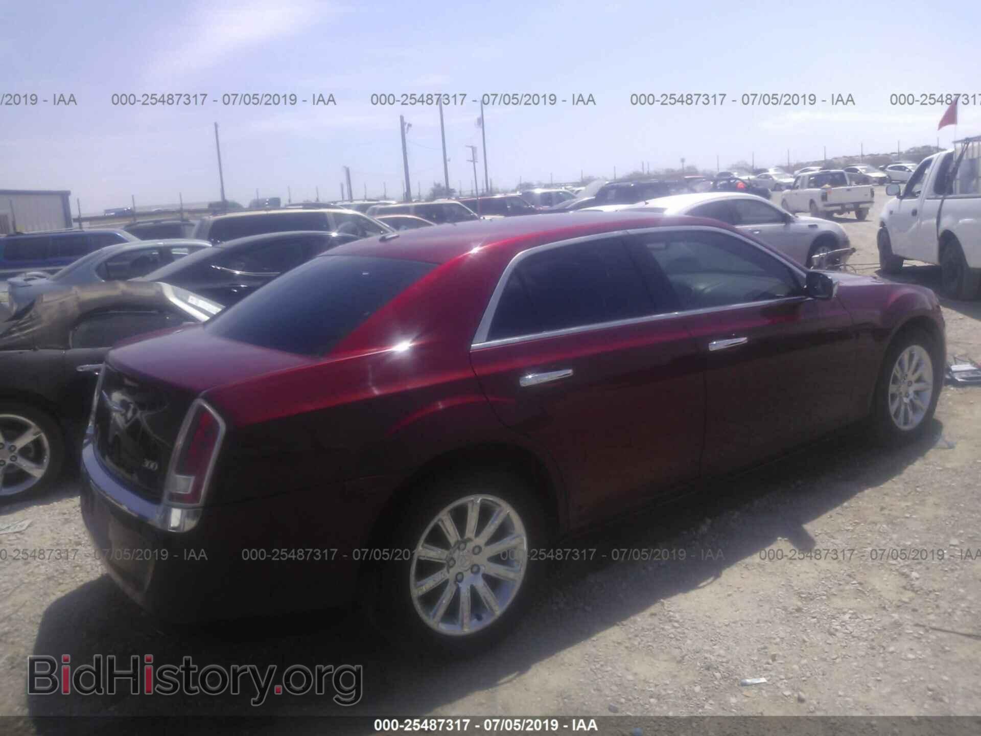 2011 CHRYSLER 300 - VIN: 2C3CA5CG0BH546218 - Фото 4