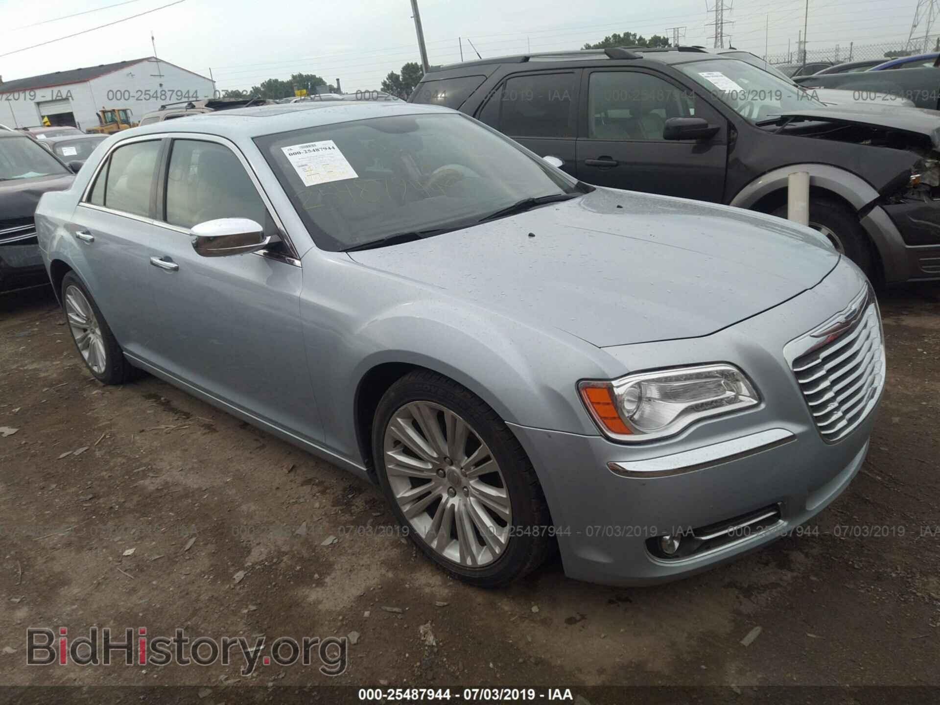Фотография 2C3CCAET6DH659221 - CHRYSLER 300C 2013