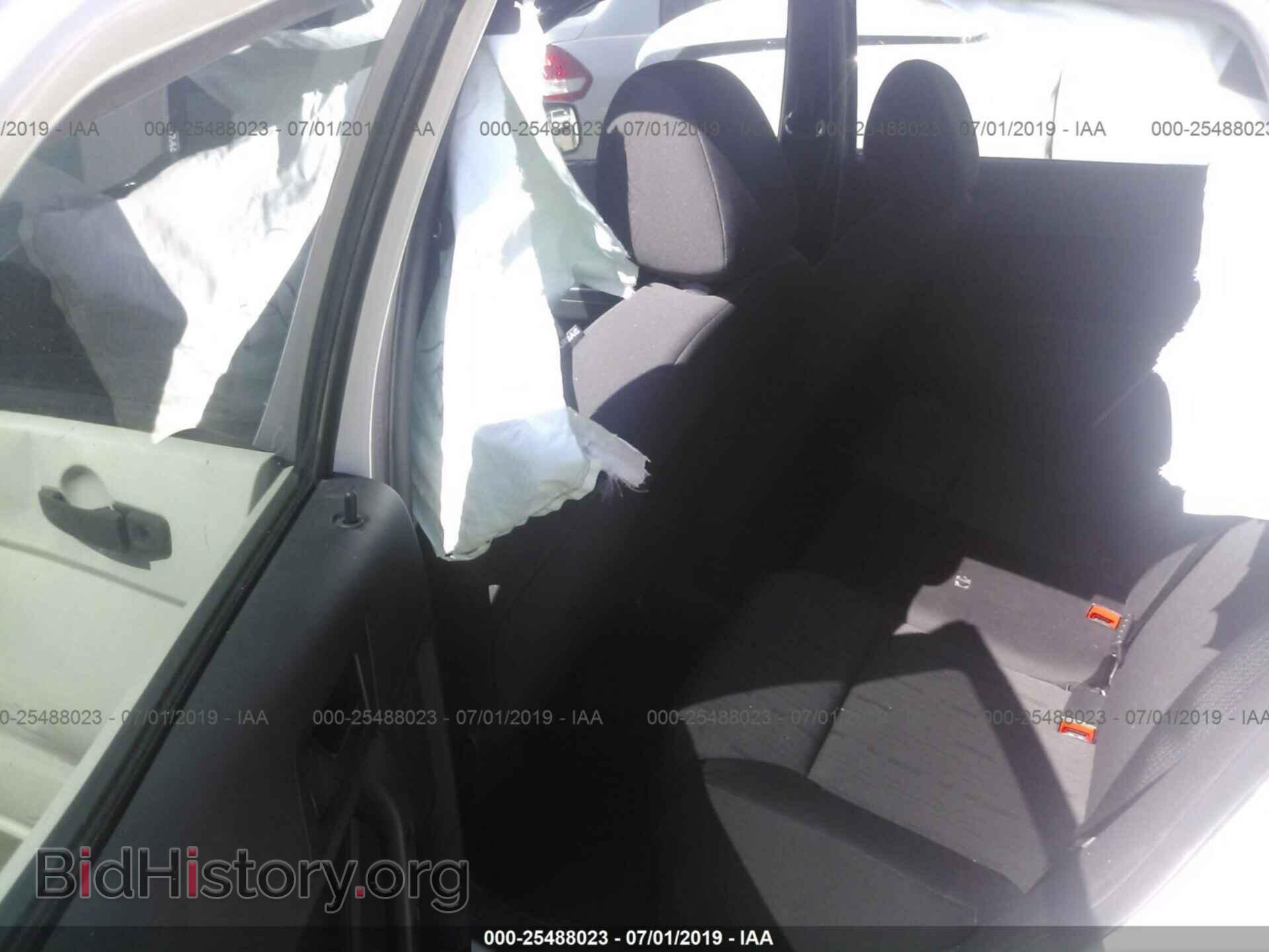 2010 FORD FOCUS - VIN: 1FAHP3FN2AW218352 - Photo 8