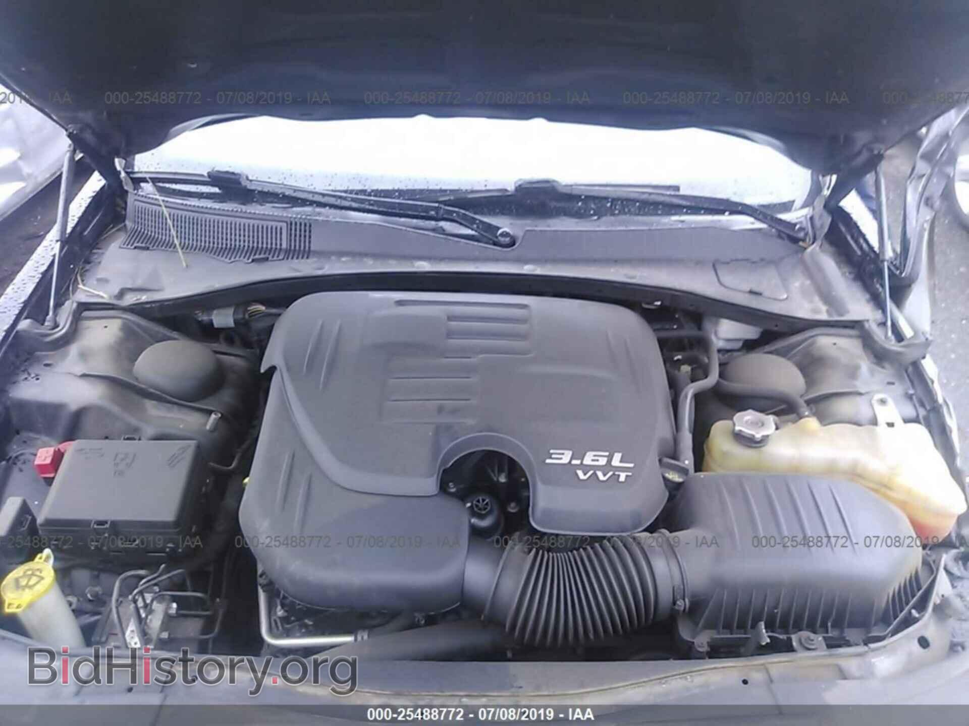 2014 CHRYSLER 300 - VIN: 2C3CCABG6EH209318 - Фото 10