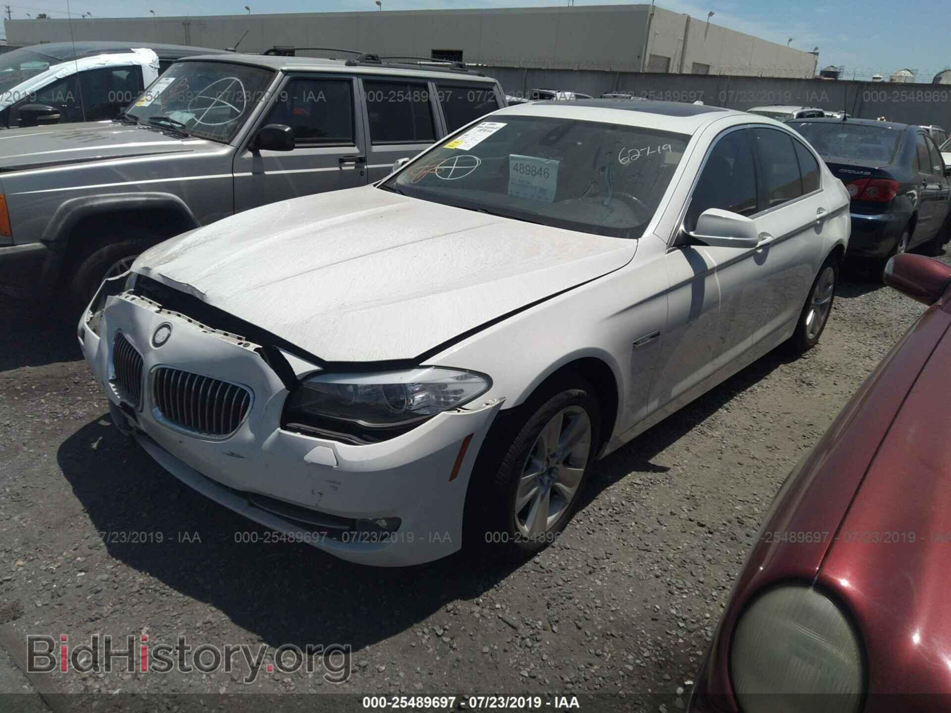 2012 BMW 528 - VIN: WBAXG5C59CDW93983 - Фото 2
