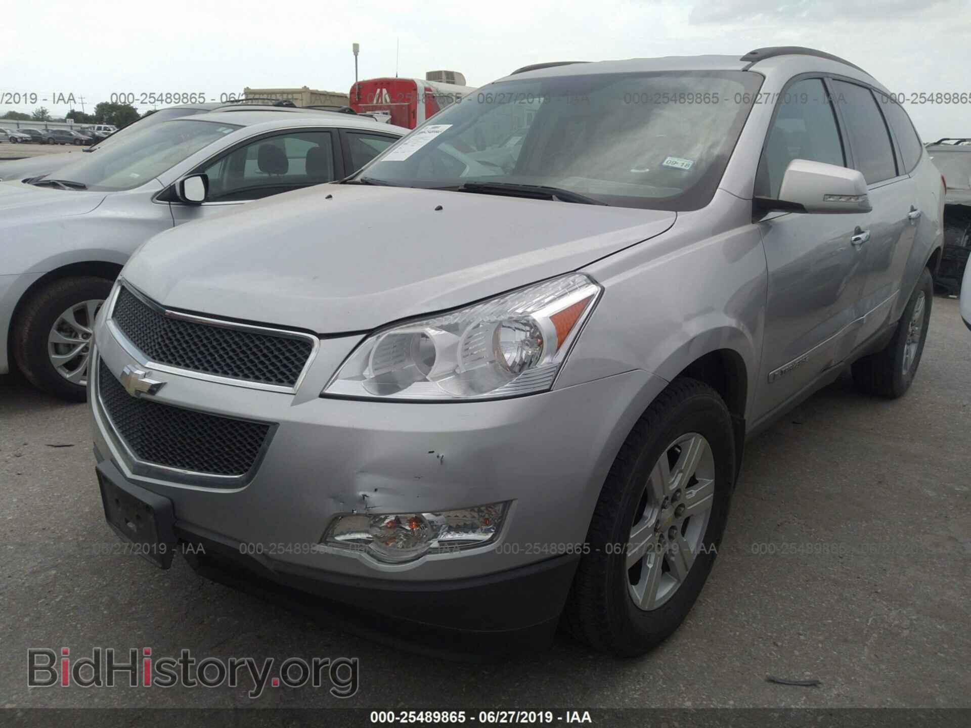 2009 CHEVROLET TRAVERSE - VIN: 1GNER23D09S122940 - Фото 2