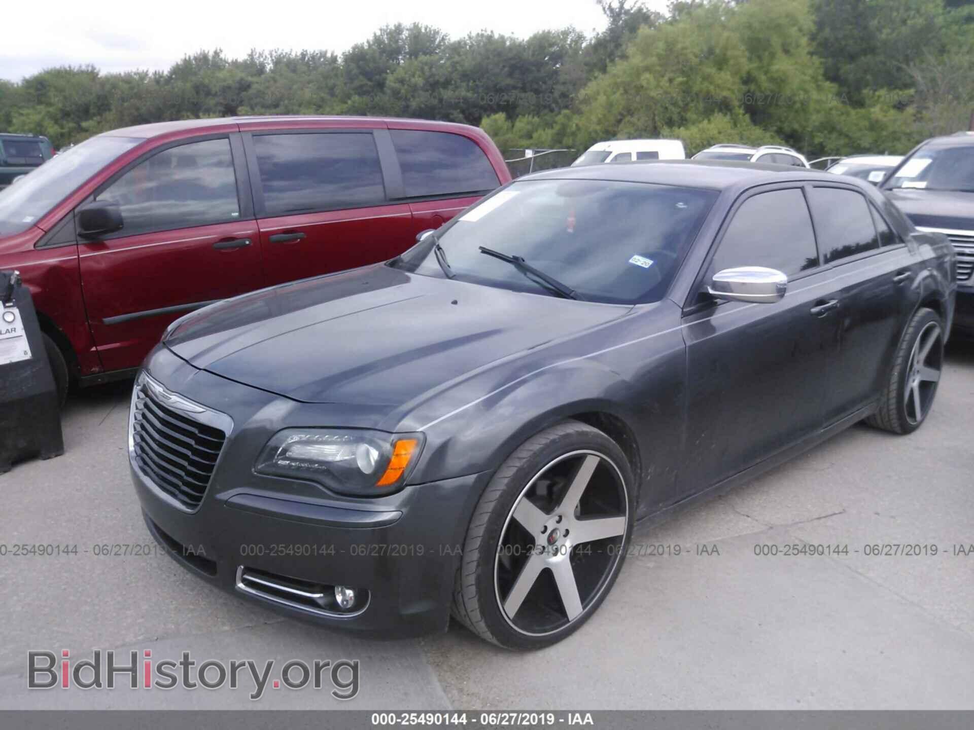 2014 CHRYSLER 300 - VIN: 2C3CCAAG6EH189802 - Фото 2