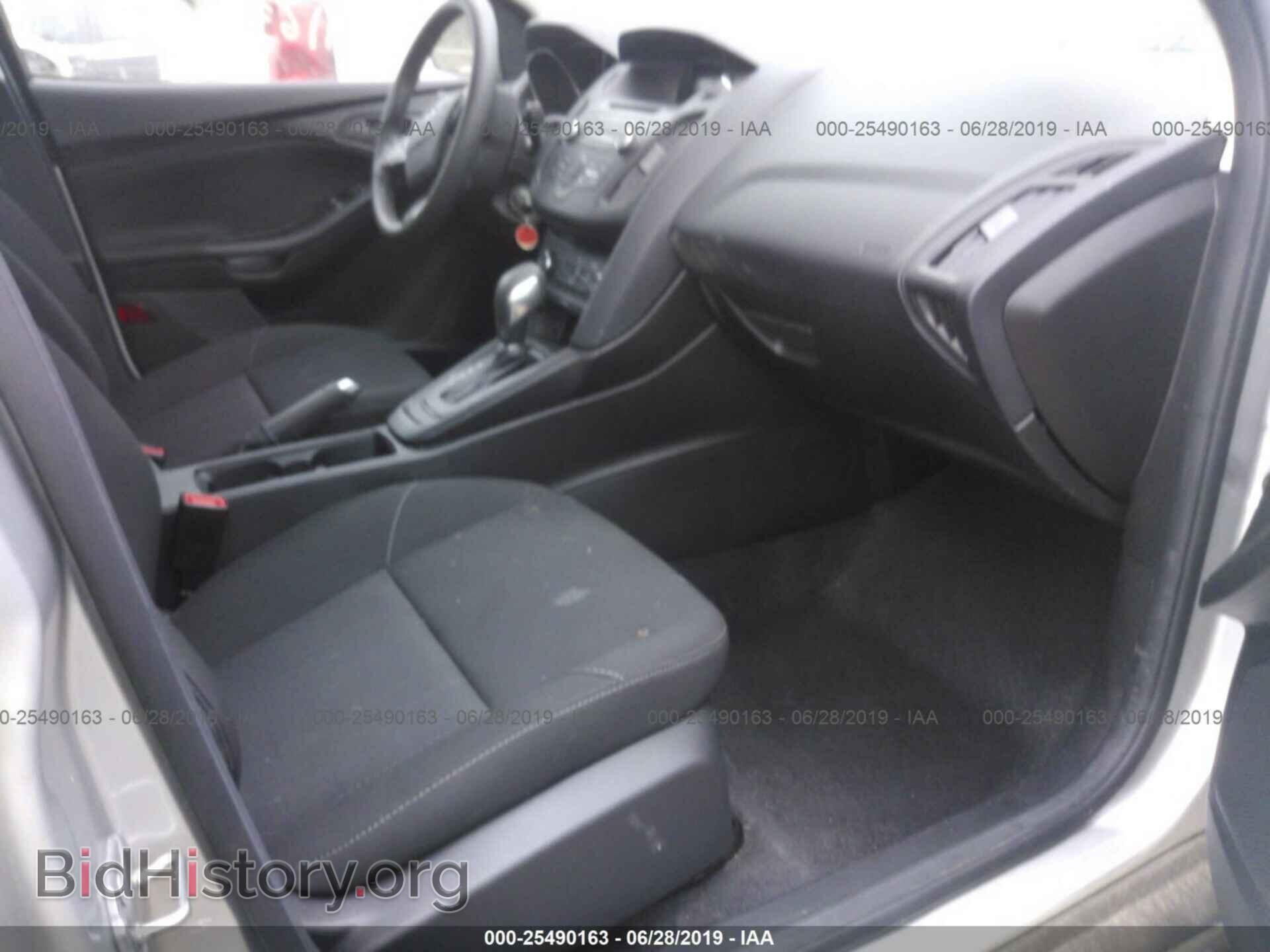 2017 Ford Focus - VIN: 1FADP3E25HL330788 - Photo 5