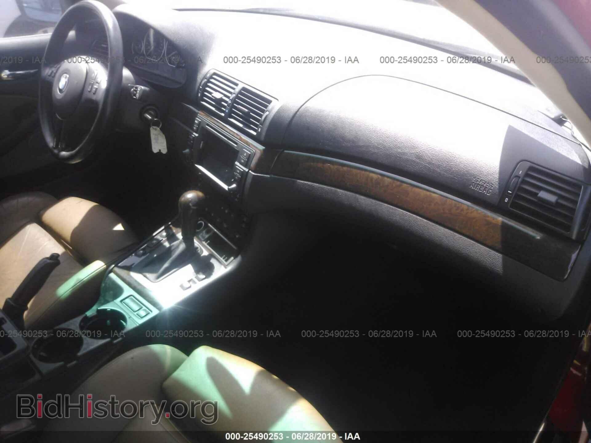 2003 BMW 330 - VIN: WBAEW53453PG23402 - Photo 5