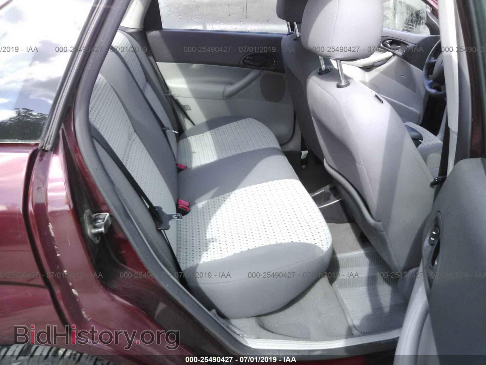 2007 FORD FOCUS - VIN: 1FAHP34N37W271864 - Фото 8