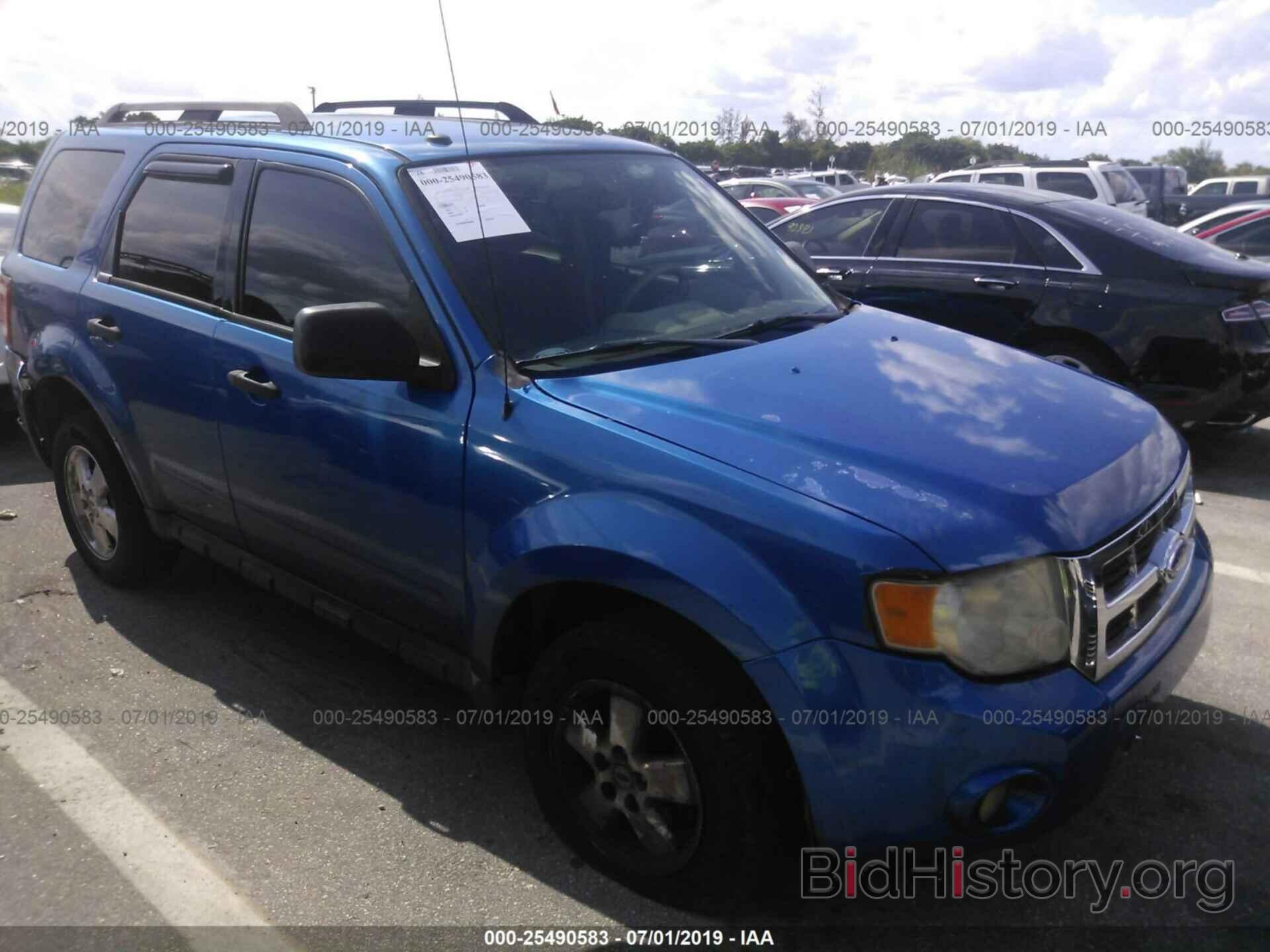 Photo 1FMCU0DG3BKC70500 - FORD ESCAPE 2011