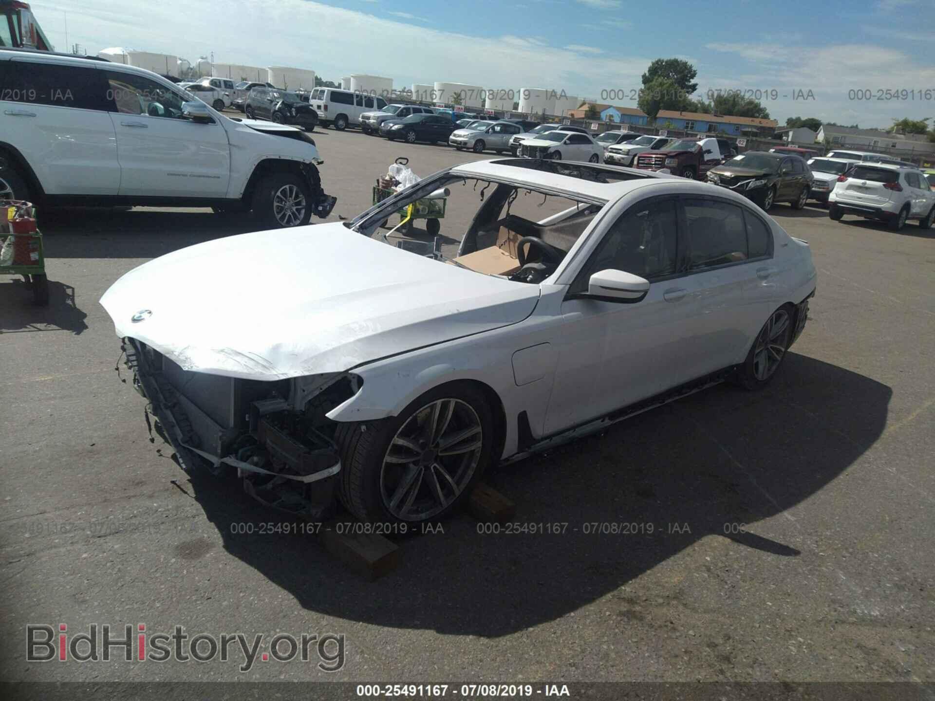 2018 BMW 740 - VIN: WBA7J2C54JB246308 - Фото 2