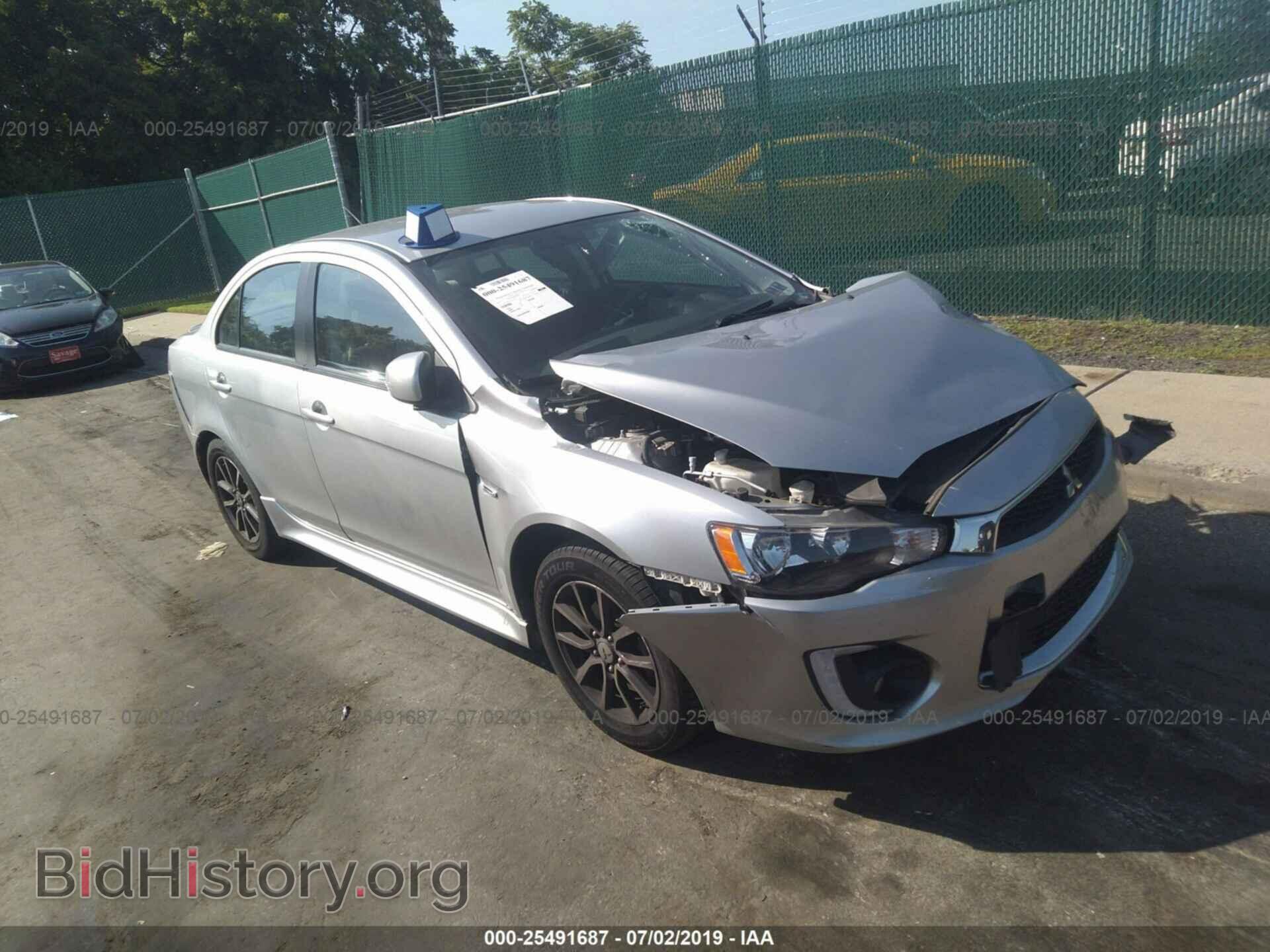 Photo JA32U2FU9HU012475 - MITSUBISHI LANCER 2017