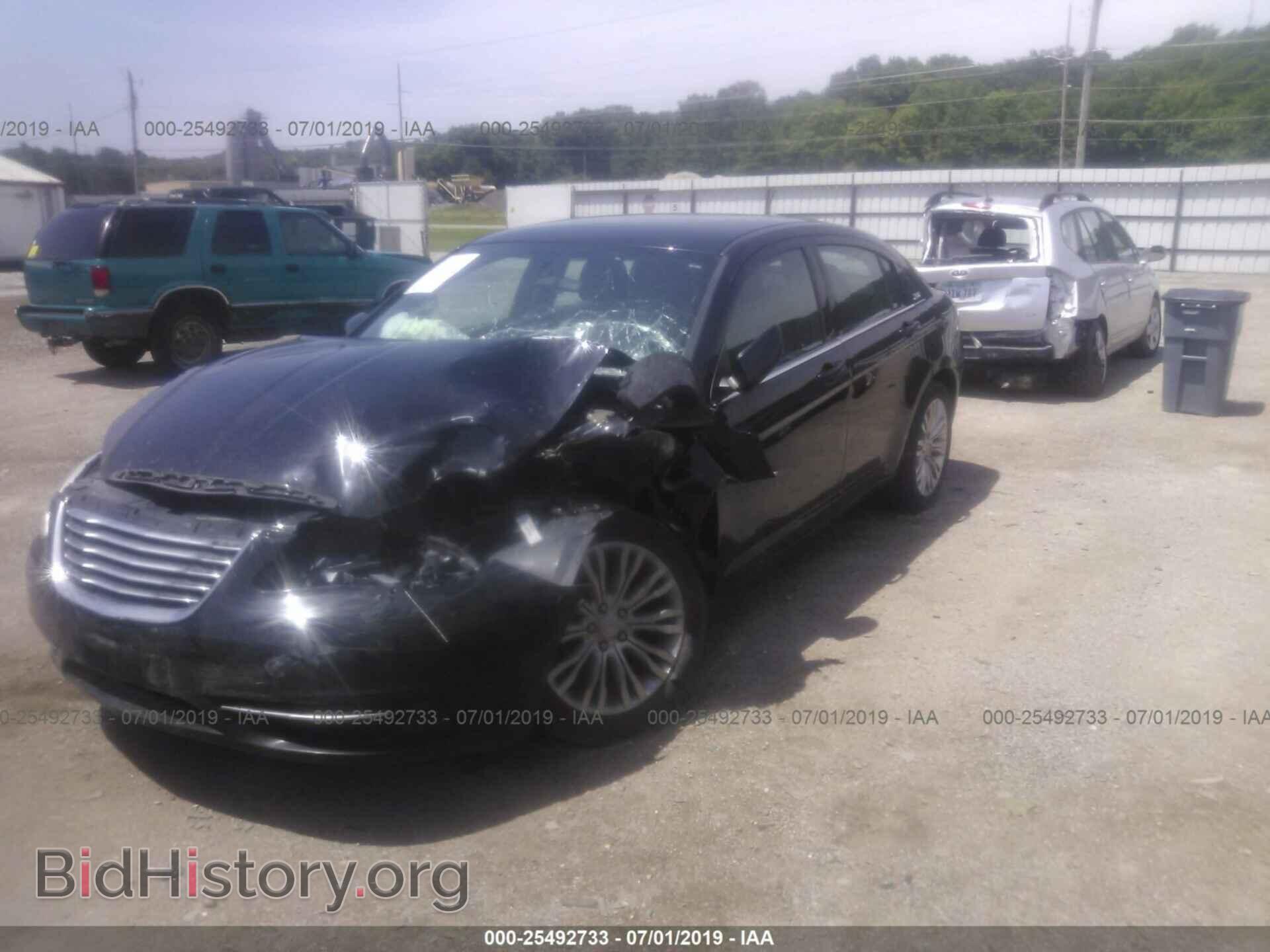 2012 CHRYSLER 200 - VIN: 1C3CCBABXCN262362 - Фото 2