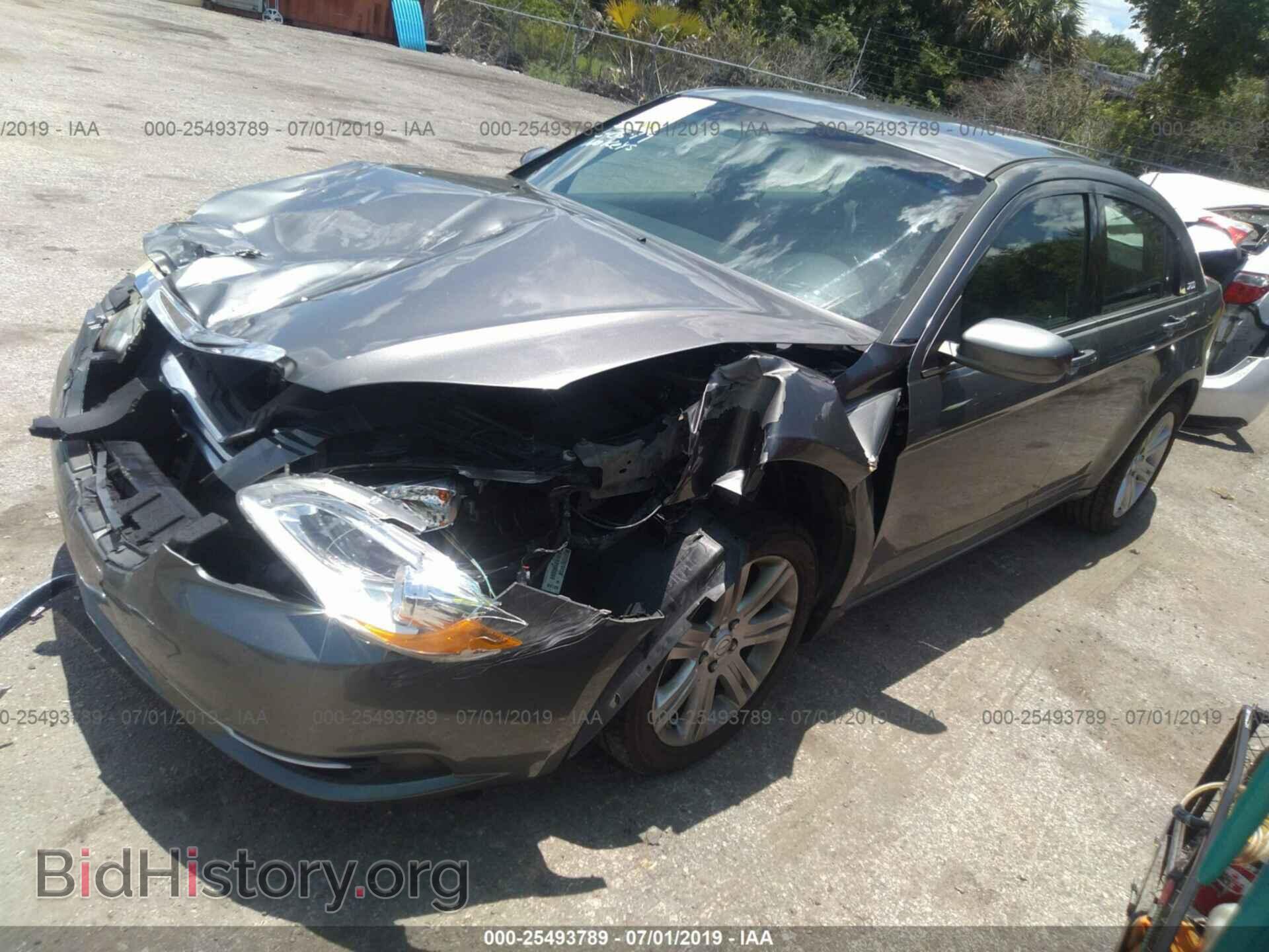 2013 CHRYSLER 200 - VIN: 1C3CCBAB3DN660322 - Photo 2