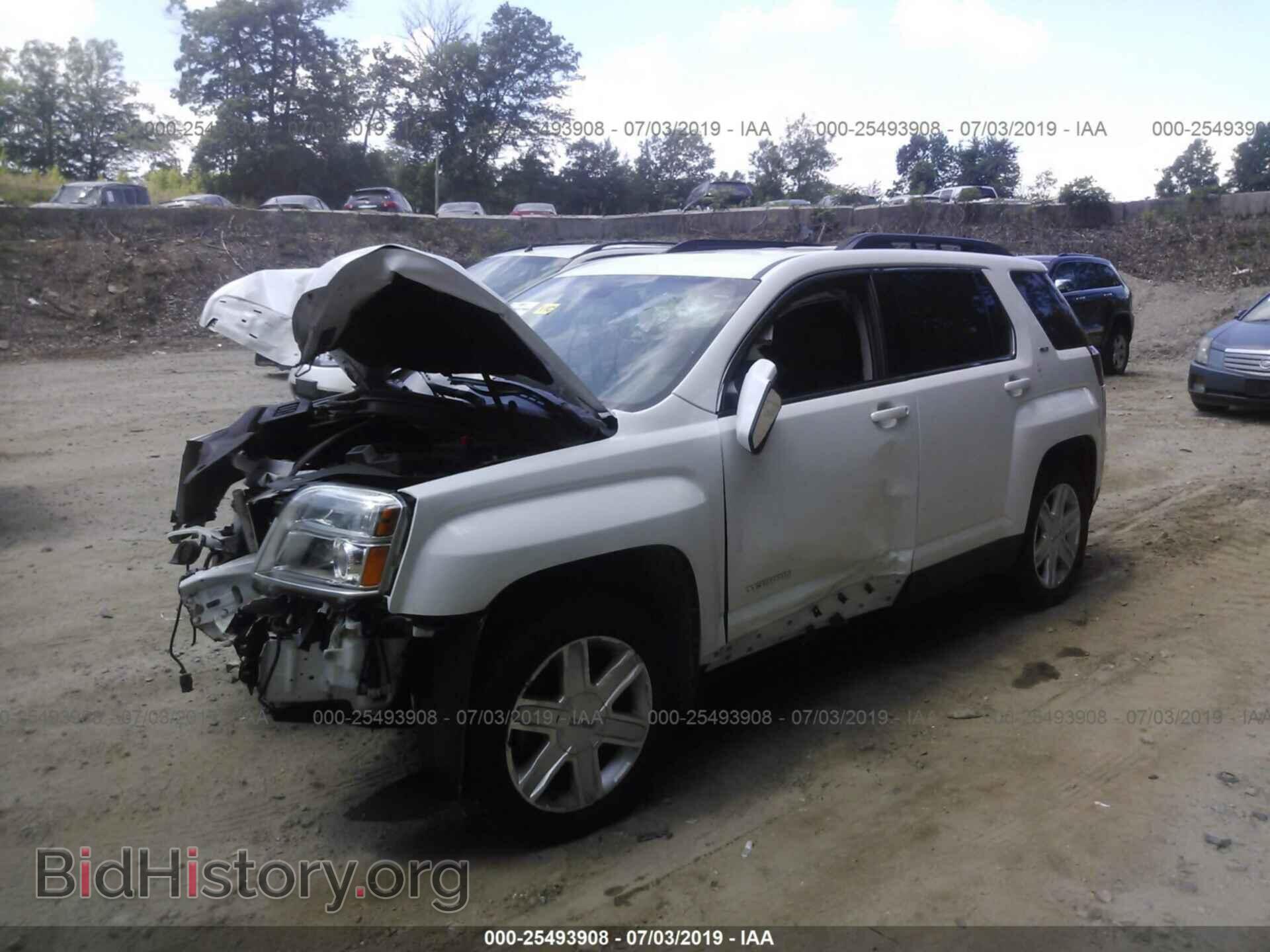 2011 GMC TERRAIN - VIN: 2CTFLVECXB6465580 - Photo 2