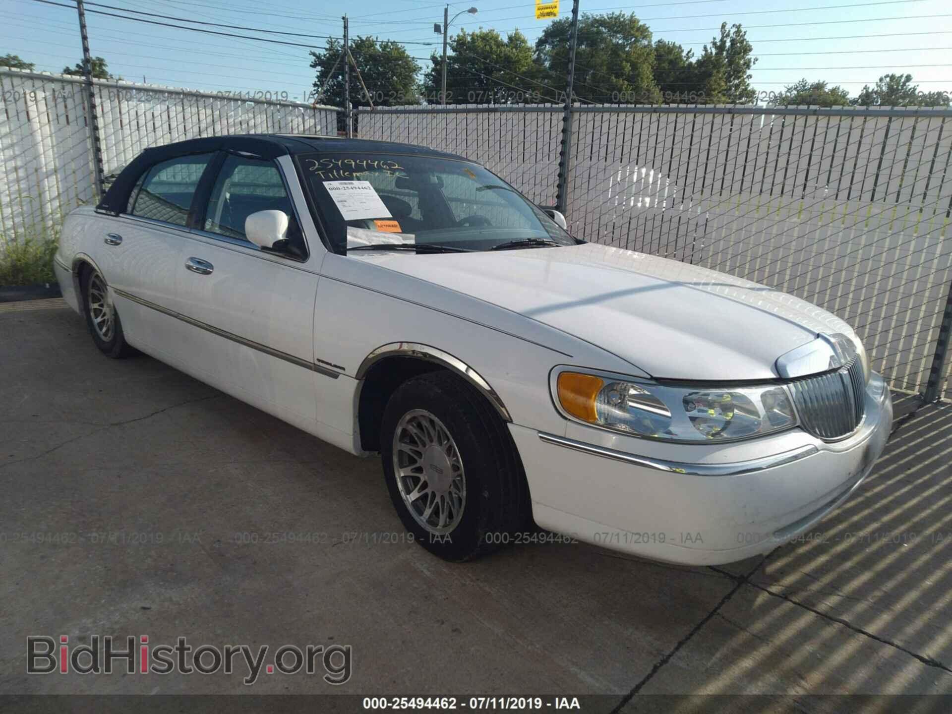 Фотография 1LNHM82W3YY874374 - LINCOLN TOWN CAR 2000